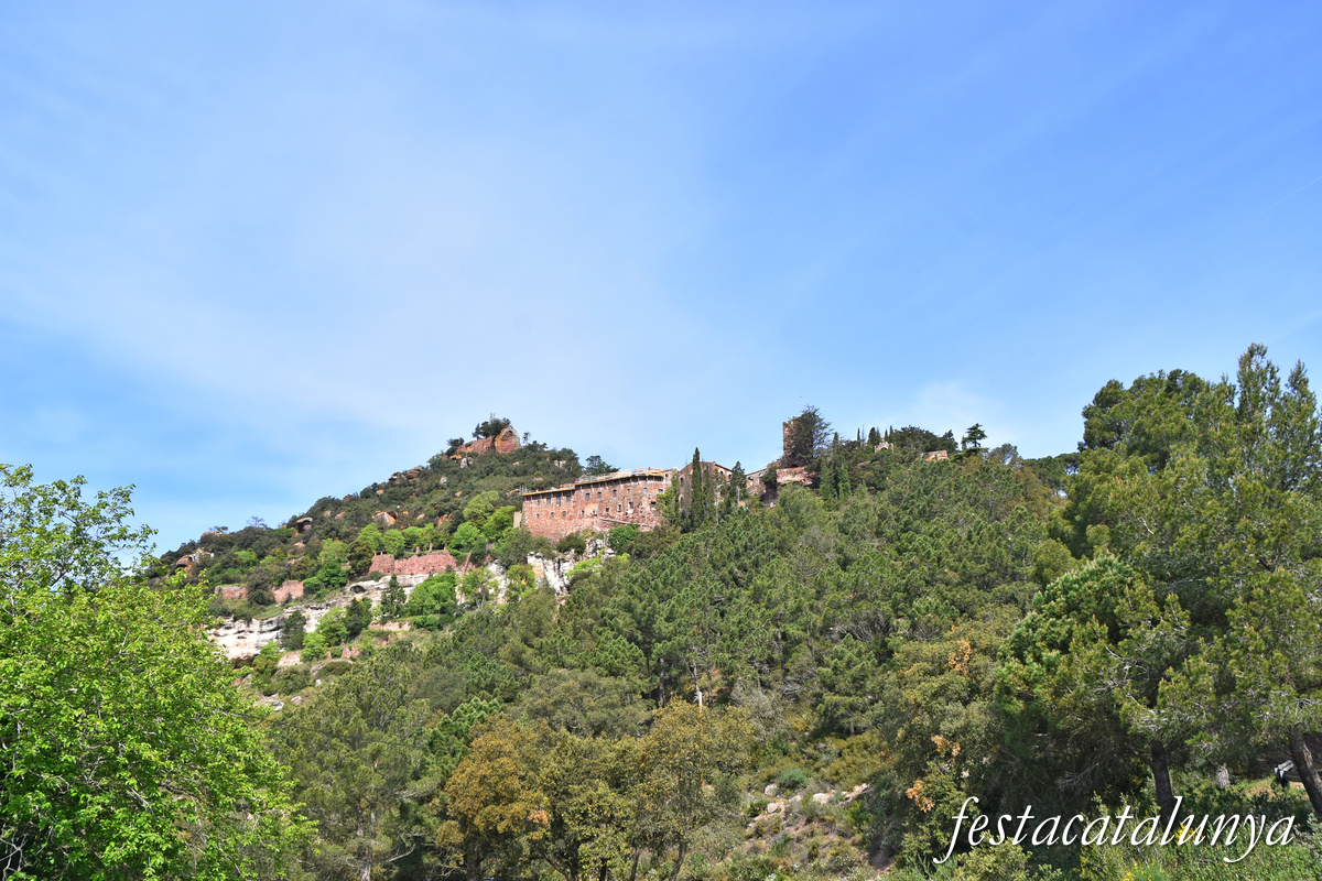 Castell monestir d'Escornalbou a Riudecanyes ***