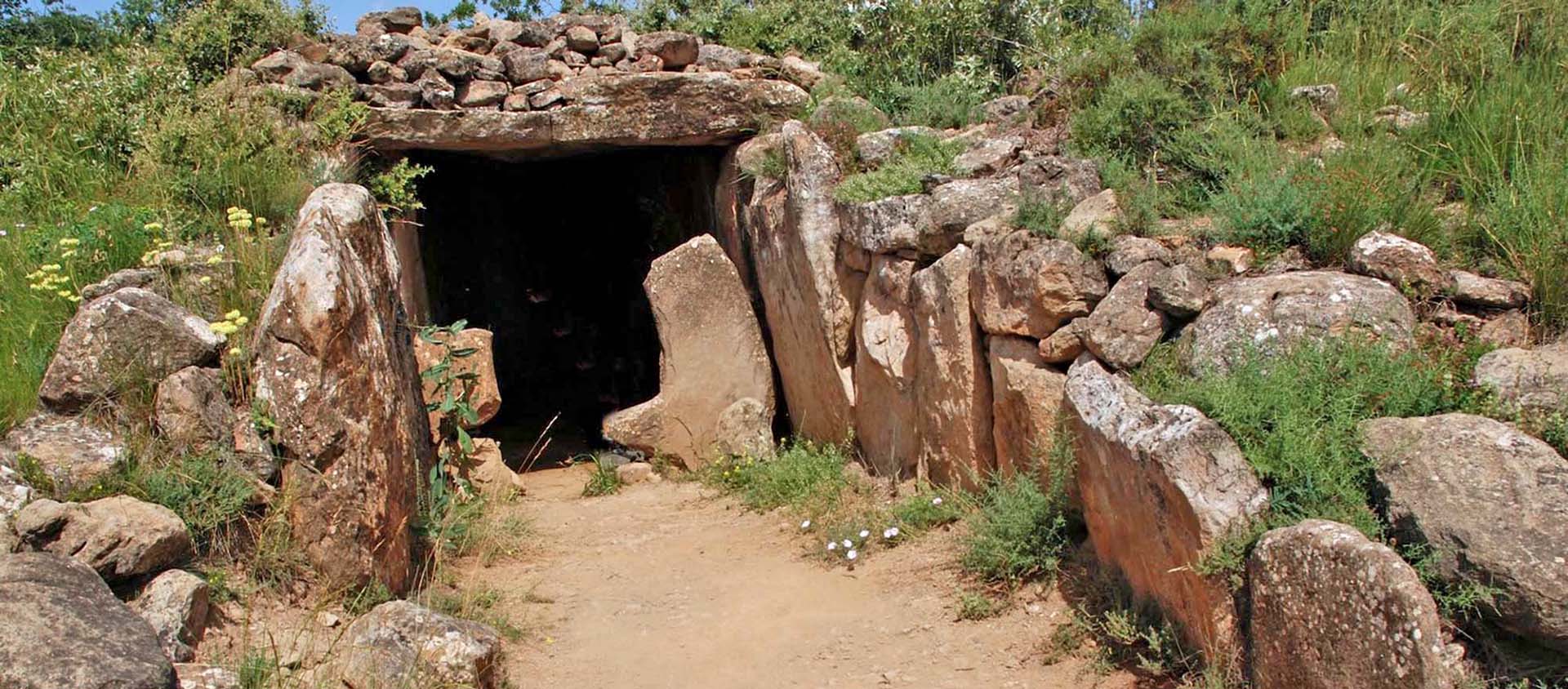 Torà - Dolmen de Llanera o de la Torre dels Moros (Foto: Ajuntament)