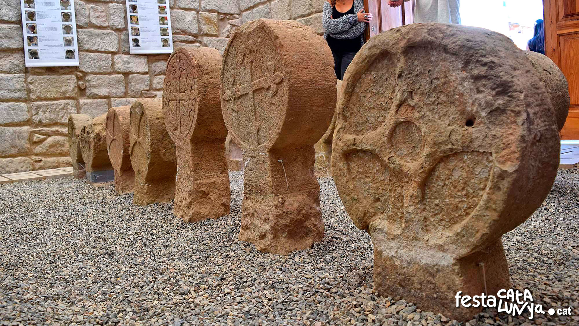 Sanaüja - Col·lecció d'esteles funeràries (Foto: Vall del Llobregós-Ramon Sunyer)