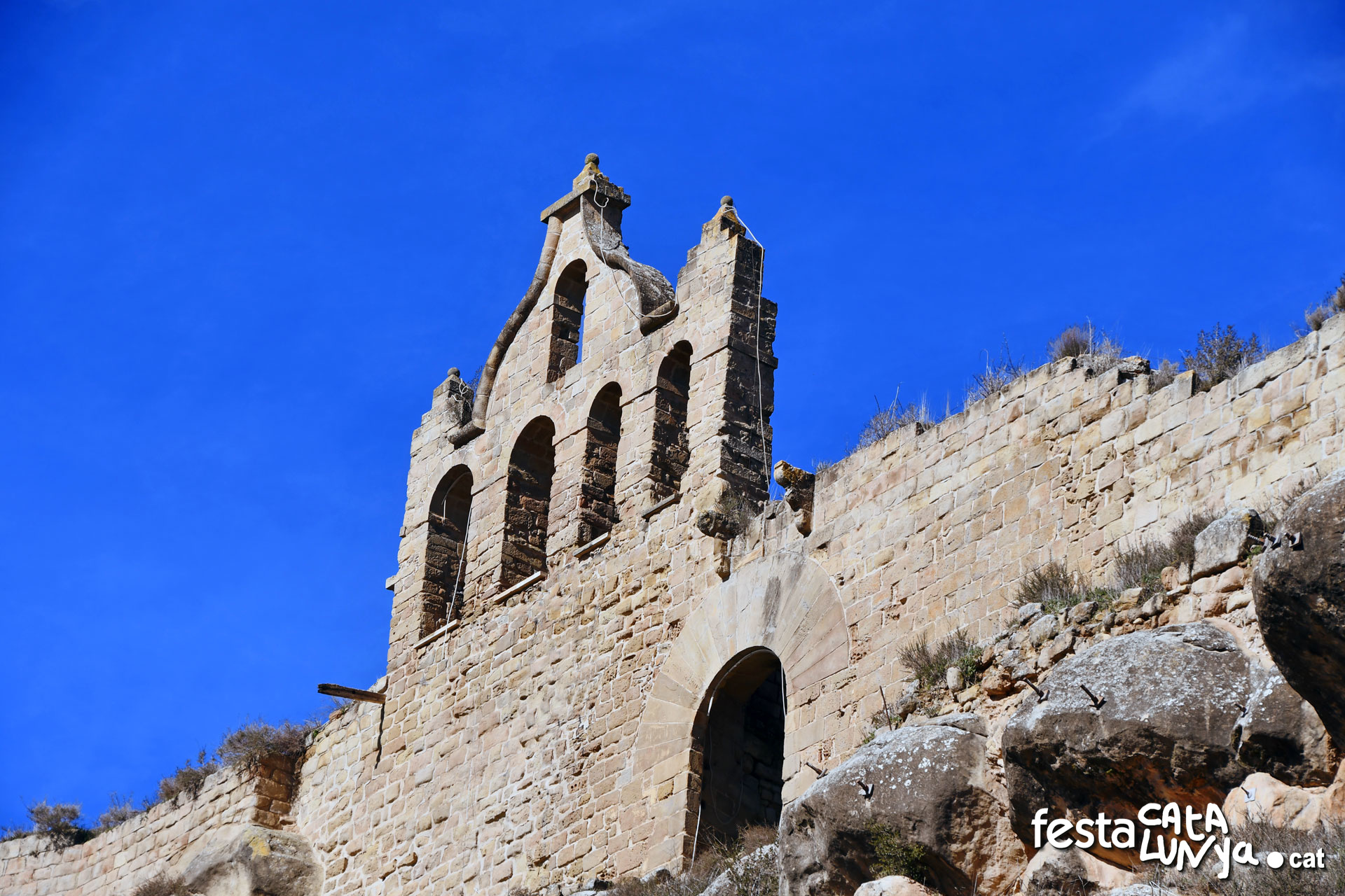 Sanaüja - Església del castell