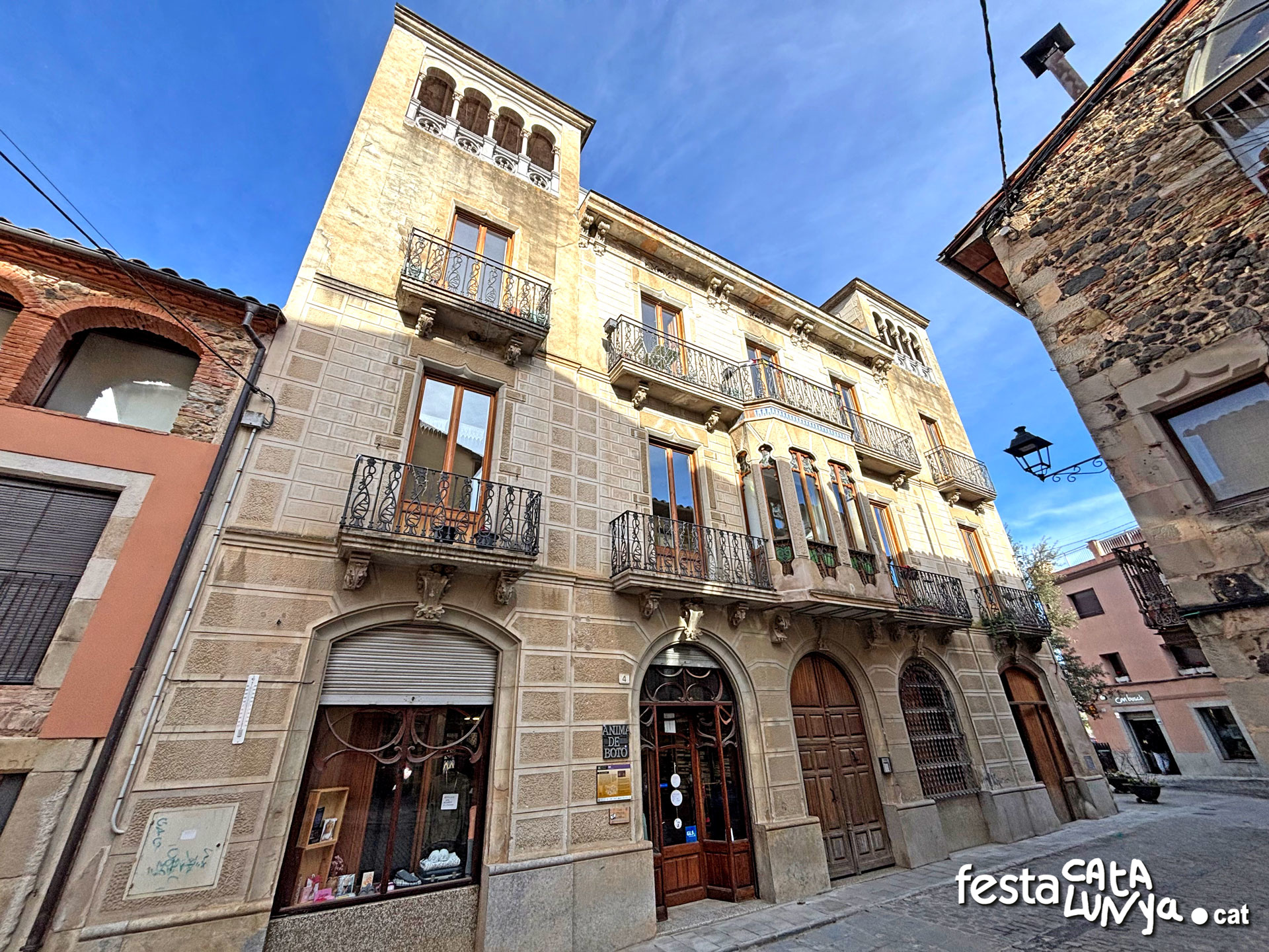 Sant Feliu de Pallerols - Can Casas