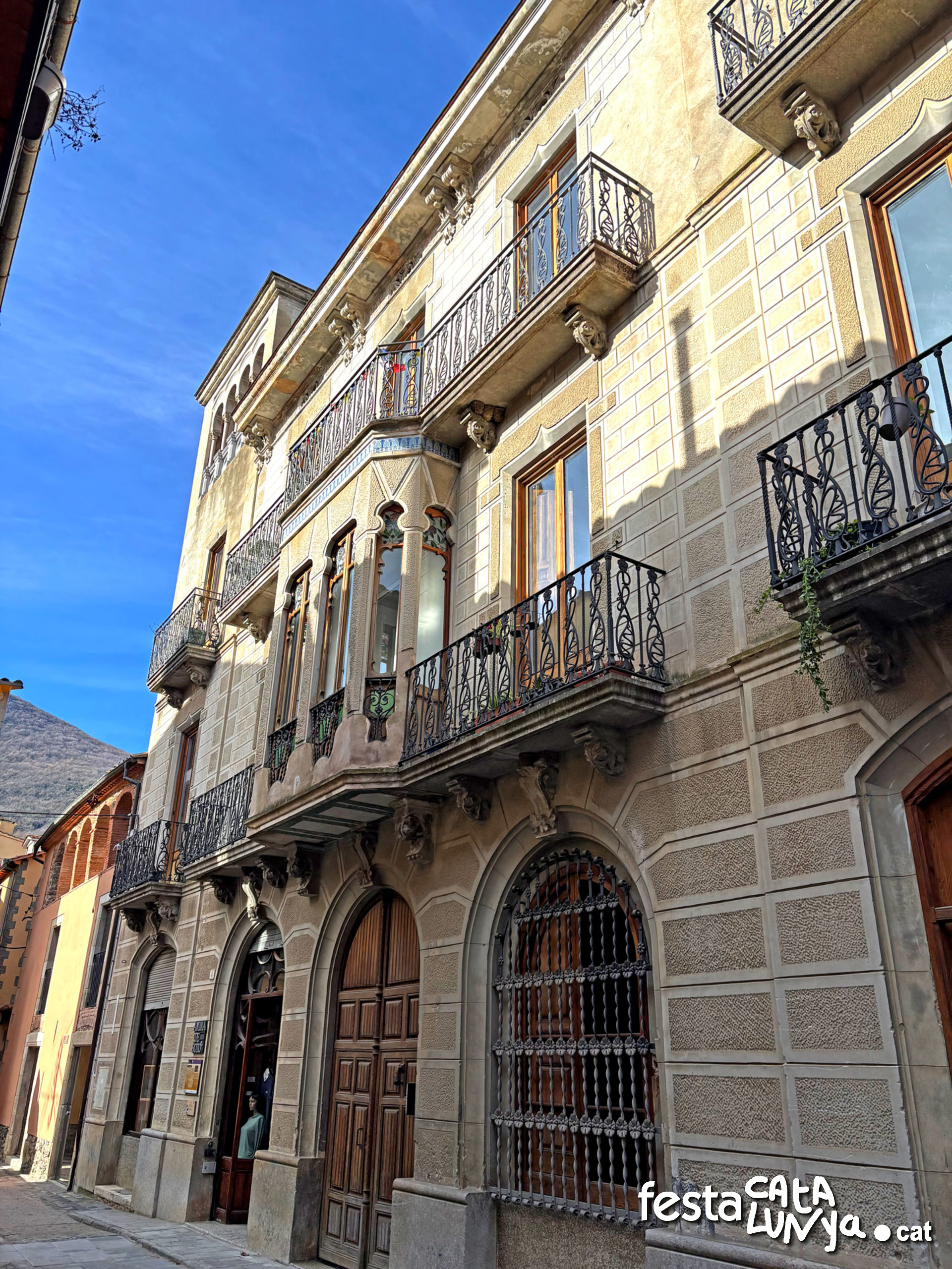 Sant Feliu de Pallerols - Can Casas