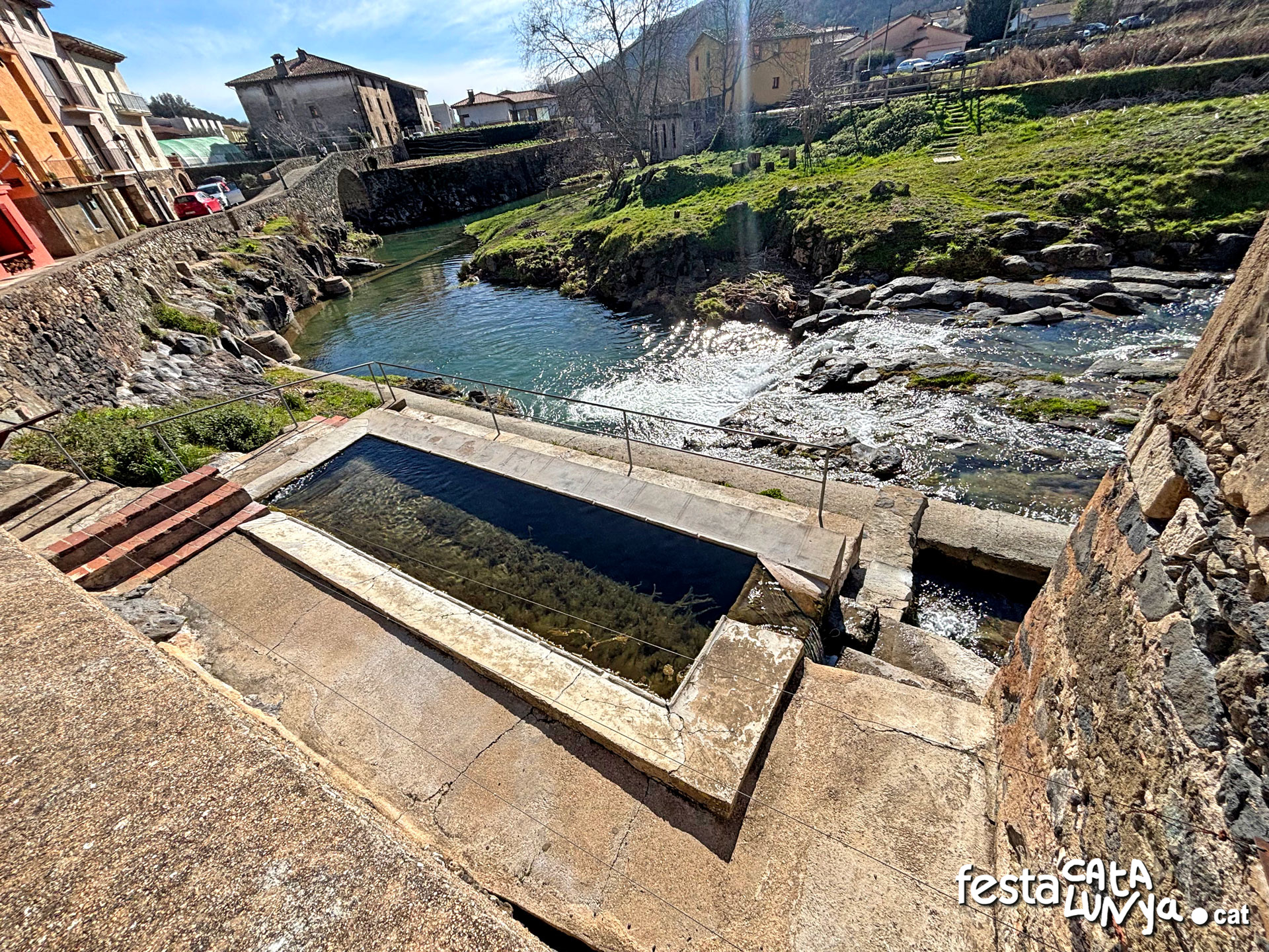 Sant Feliu de Pallerols - Safareig públic