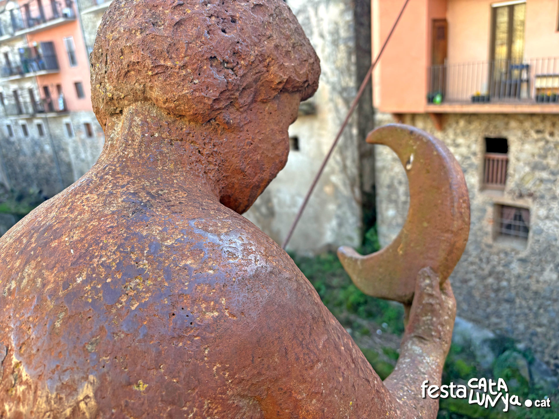 Sant Feliu de Pallerols - El Pescalluna