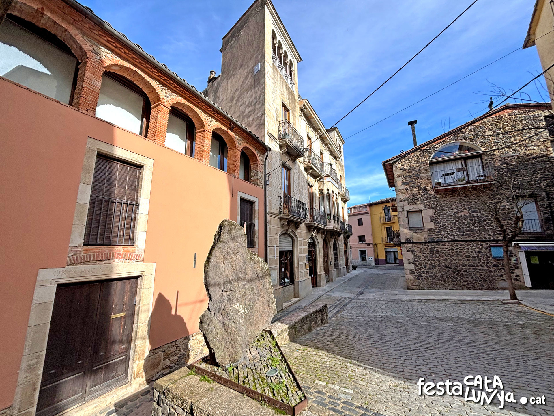Sant Feliu de Pallerols - Casa de Verntallat