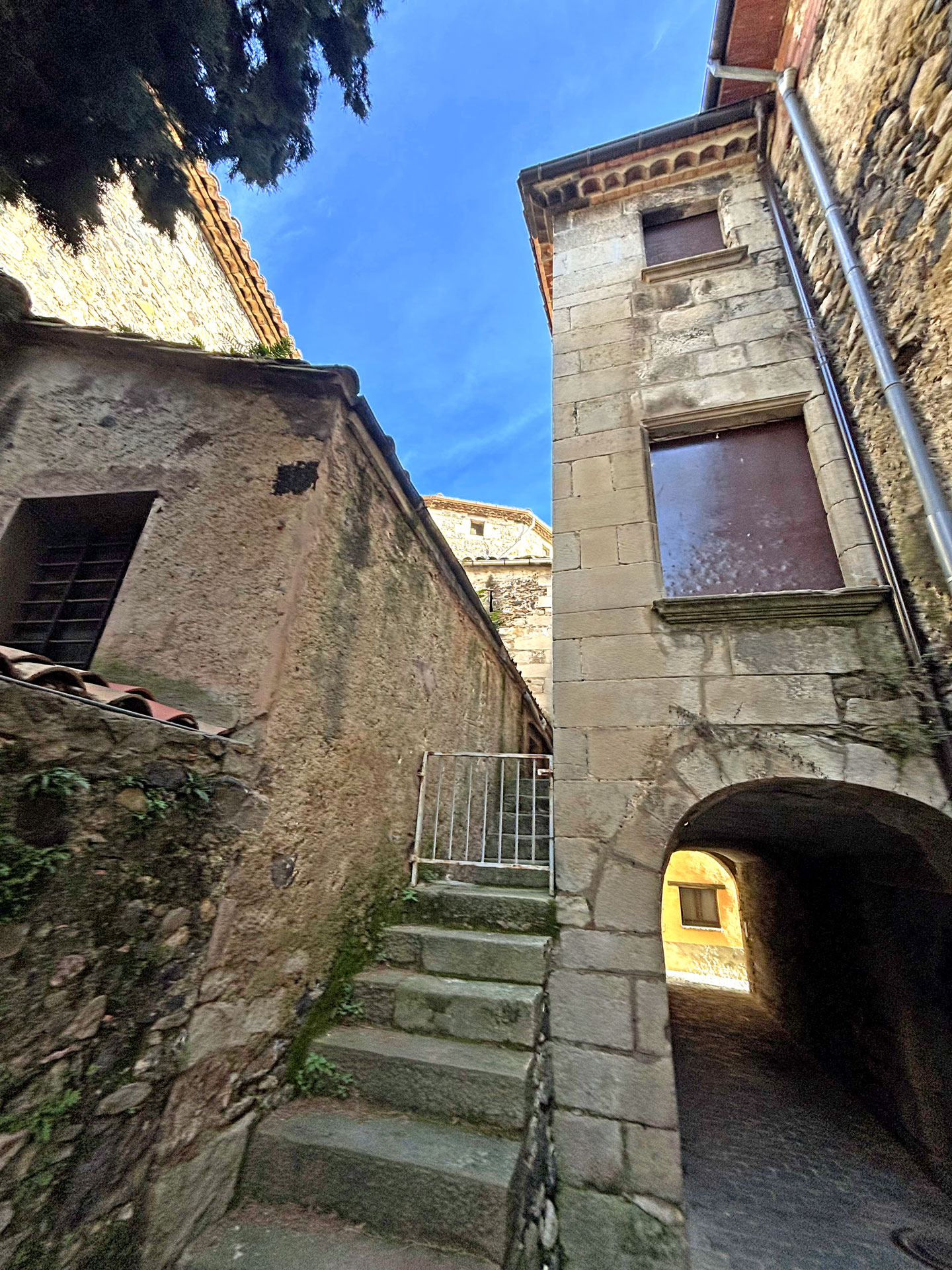 Sant Feliu de Pallerols - Sagrera