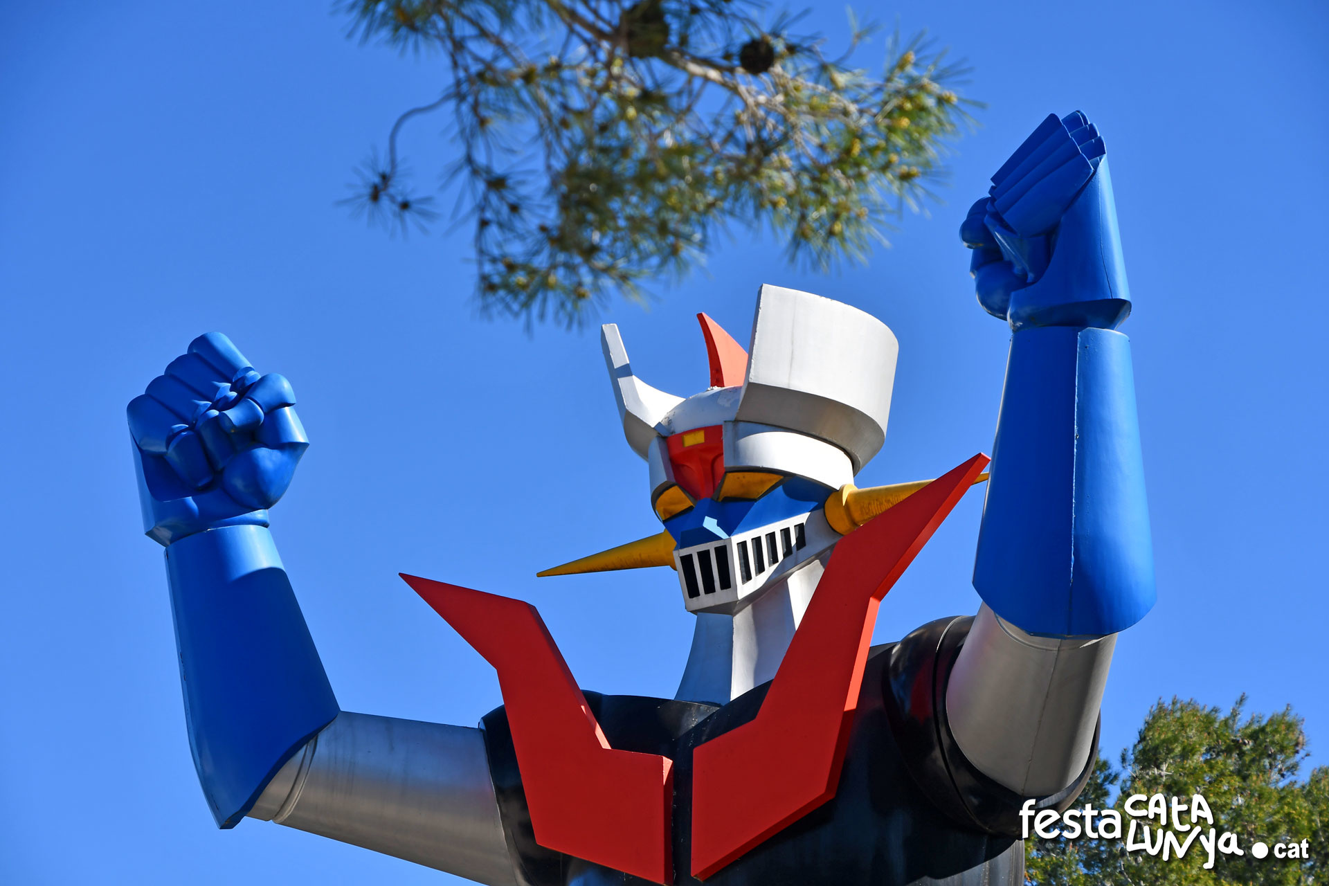Cabra del Camp - Escultura de Mazinger Z