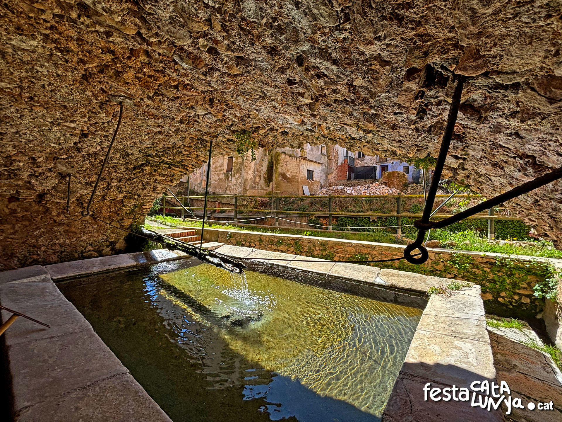 Font de la Salut i Rentadors de Cabra del Camp ***