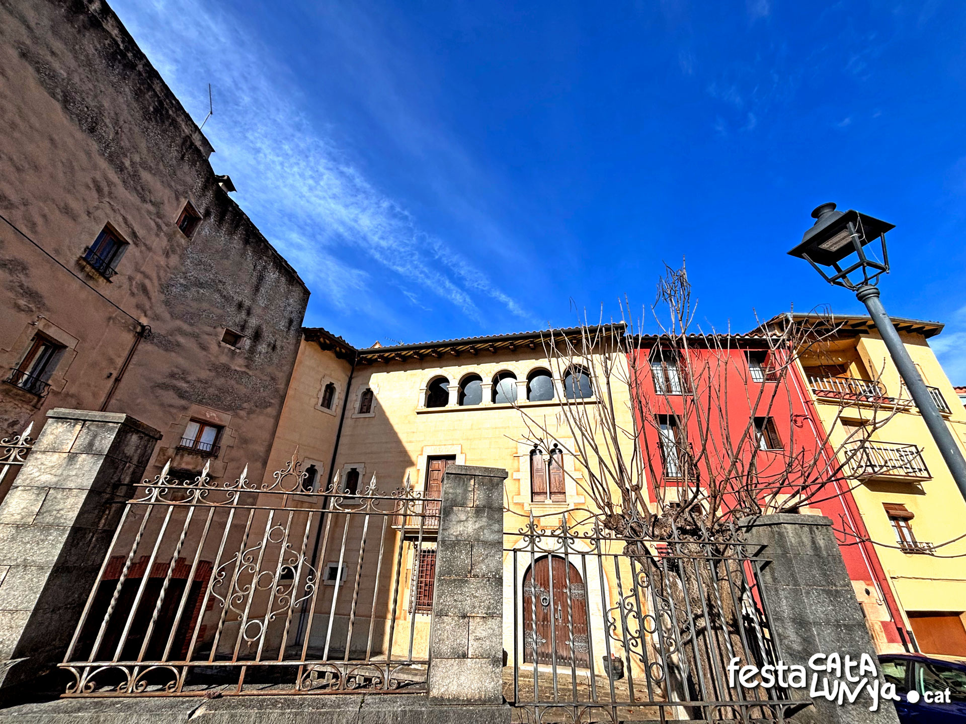 Sant Feliu de Pallerols - El Firal, una mirada en detall