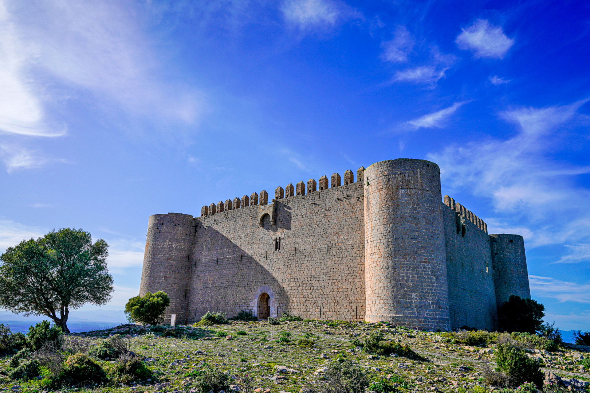 Castell de Montgrí a Torroella de Montgrí-L'Estartit ***