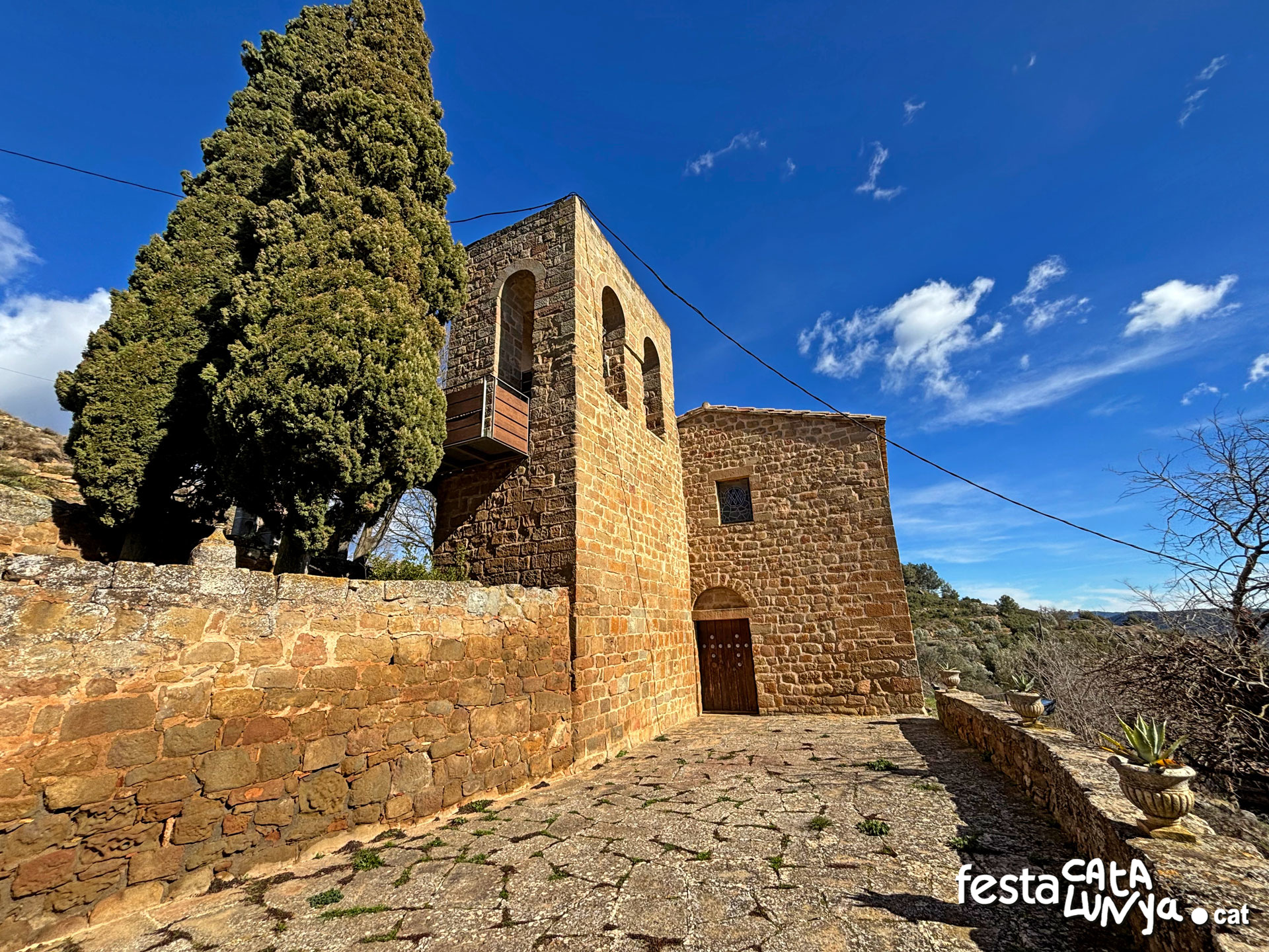 Santa Maria de l'Aguda de Torà ***