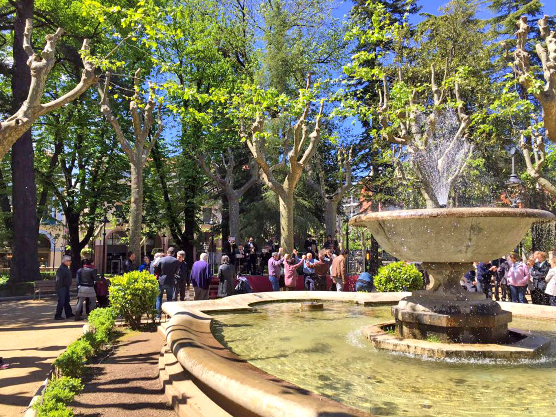 Primavera en família a Olot