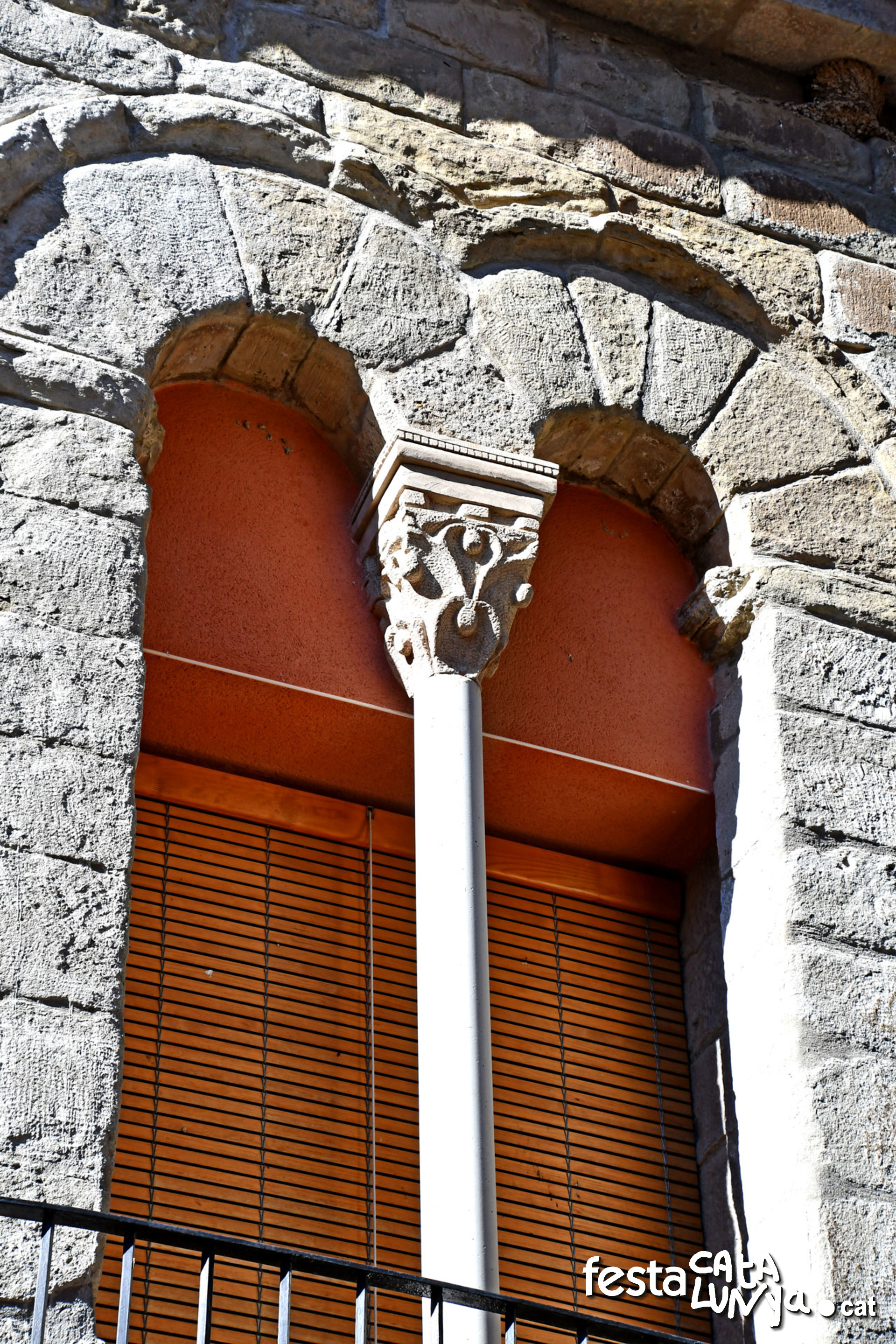 Sanaüja - Carrer Major - Cal Carnisser