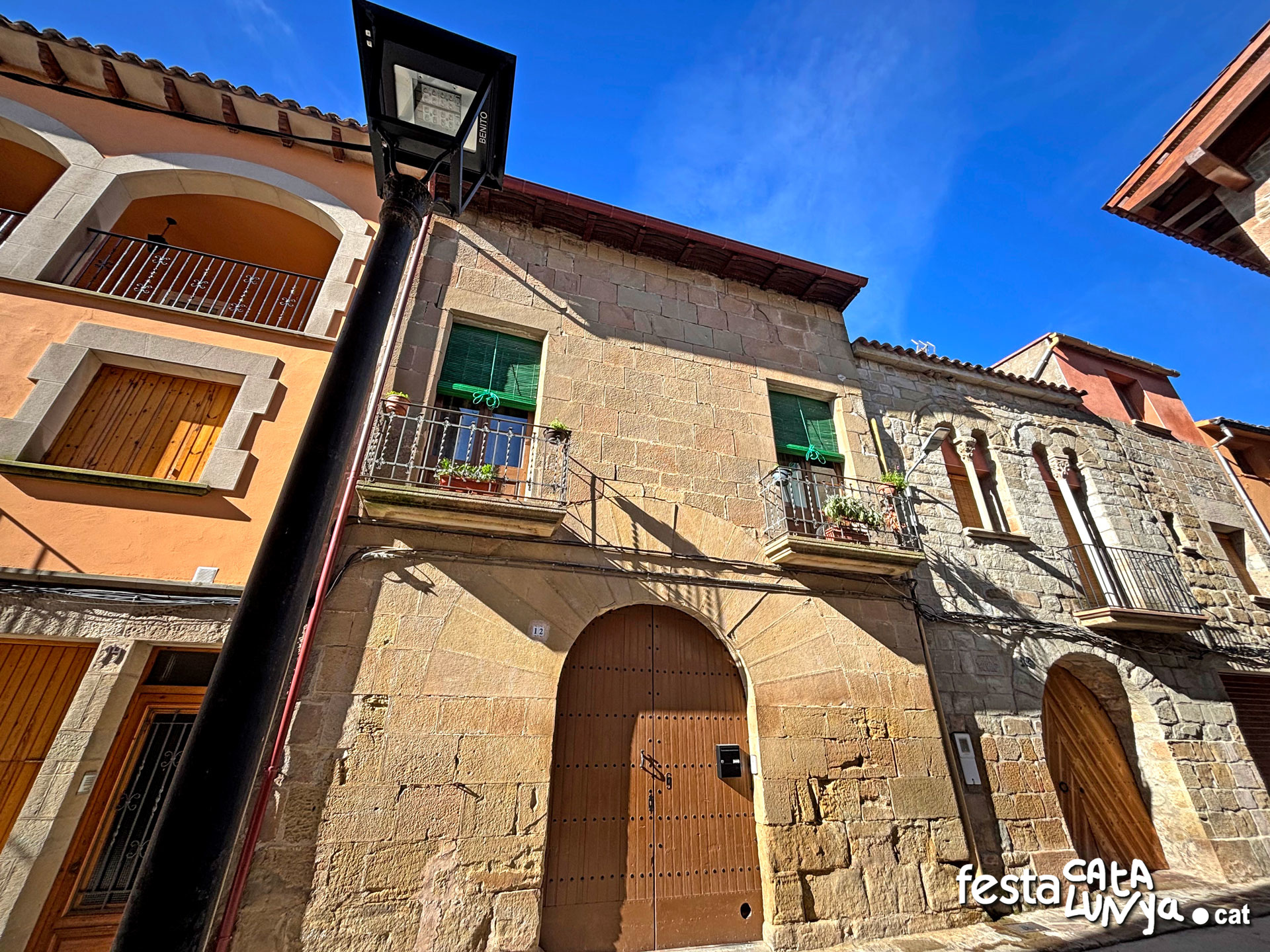 Sanaüja - Carrer Major - Cal Palau