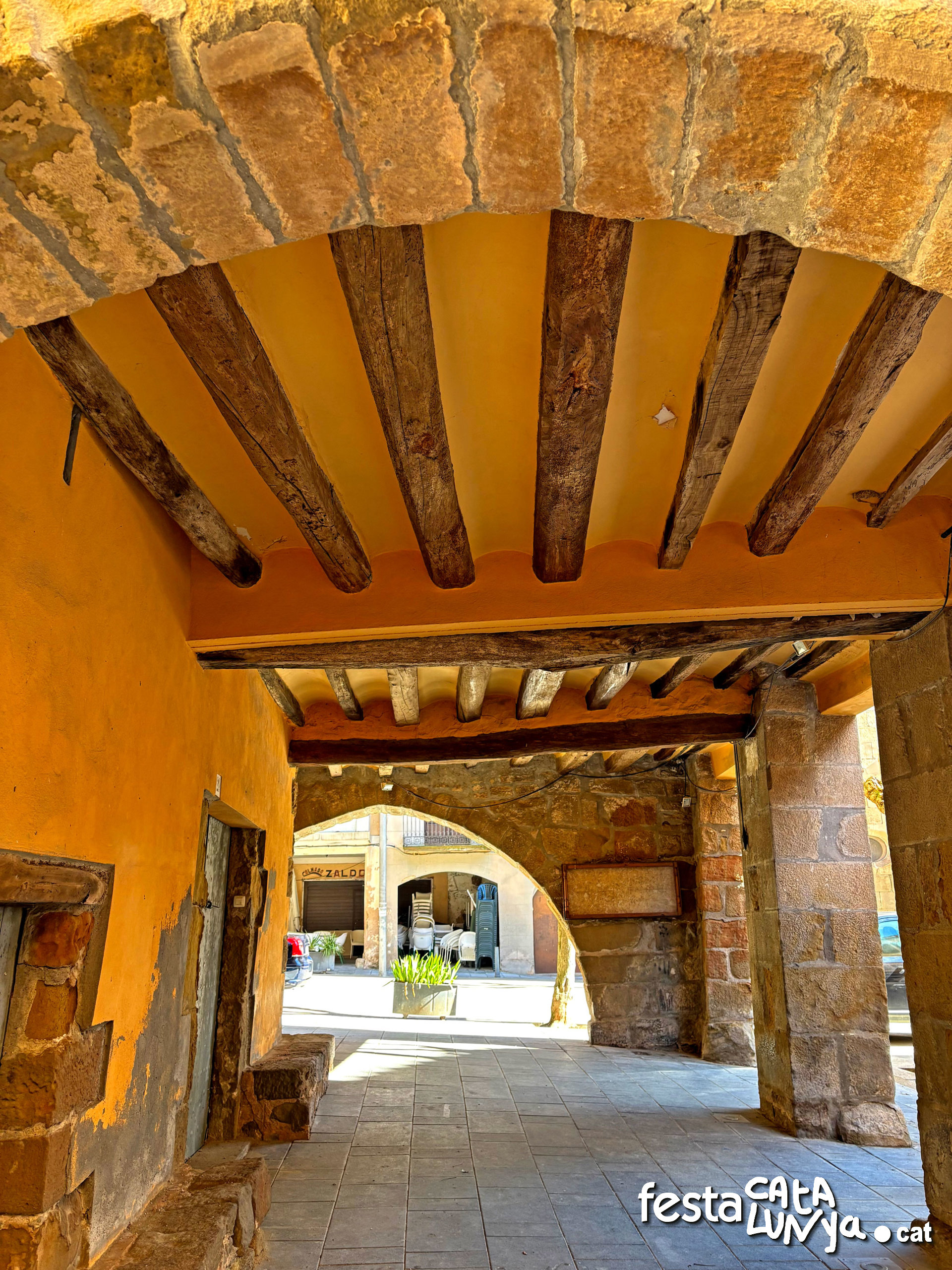 Sanaüja - Plaça Major