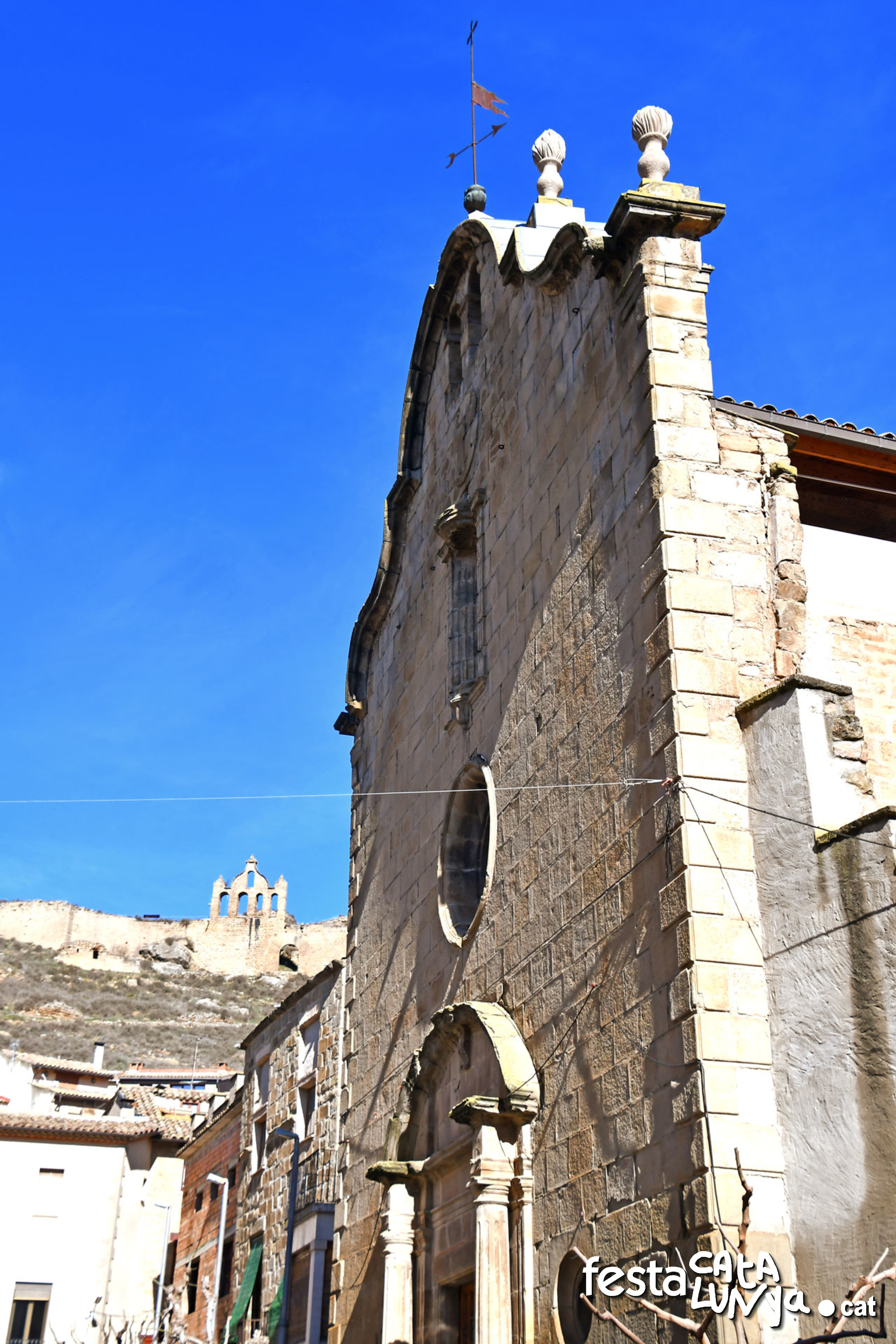 Sanaüja - Església parroquial de Santa Maria