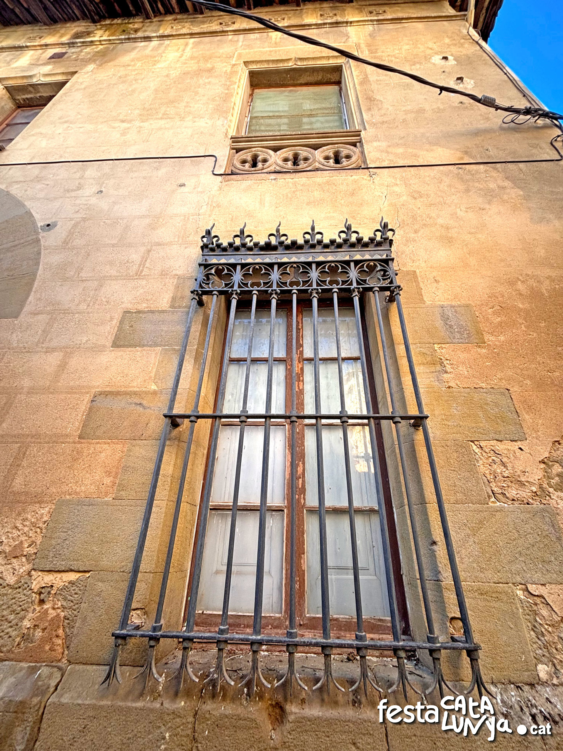 Sanaüja - Nucli històric - Carrer Bassal - Cal Cortada