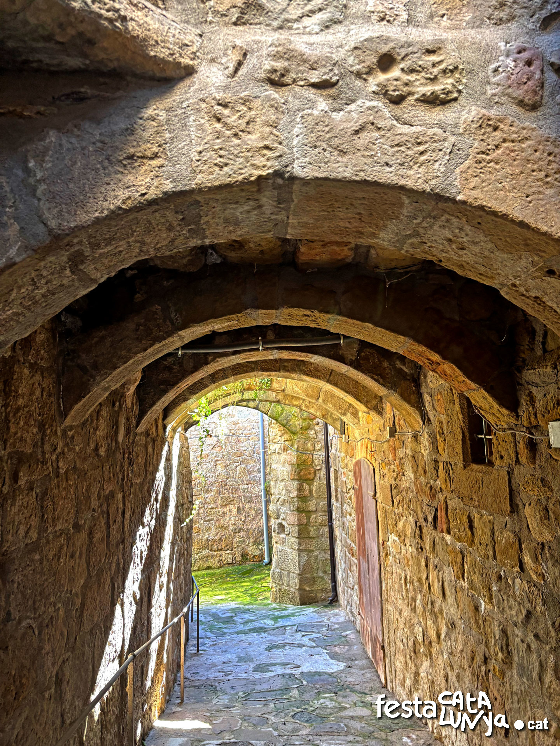 Sanaüja - Portal de la muralla - La Portelleta