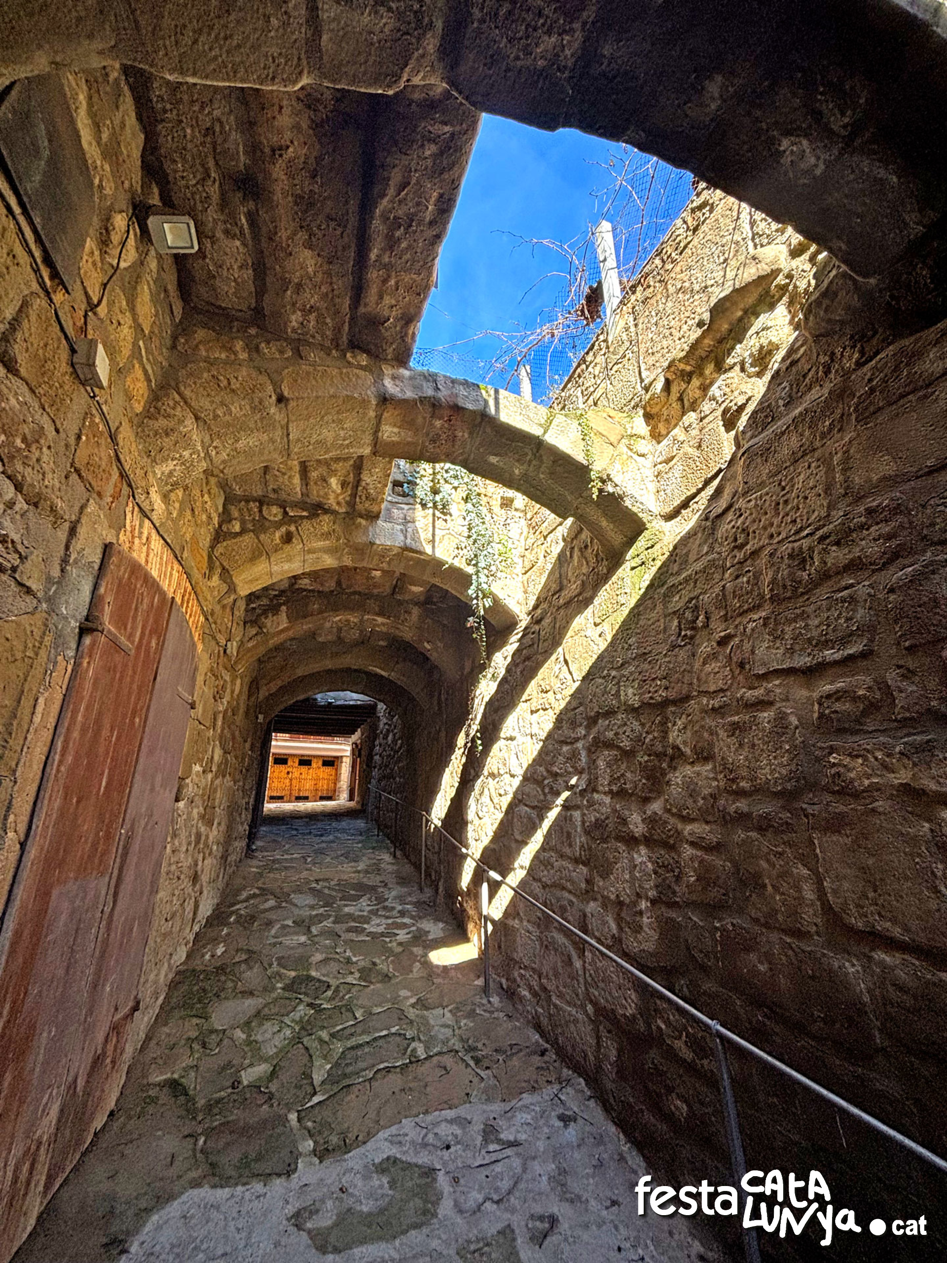 Sanaüja - Portal de la muralla - La Portelleta