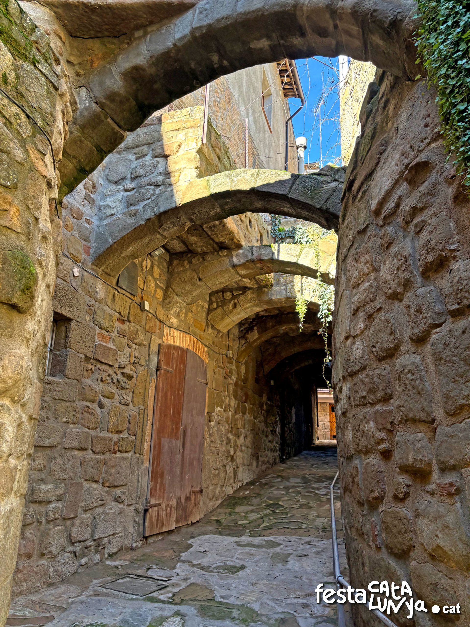 Sanaüja - Portal de la muralla - La Portelleta