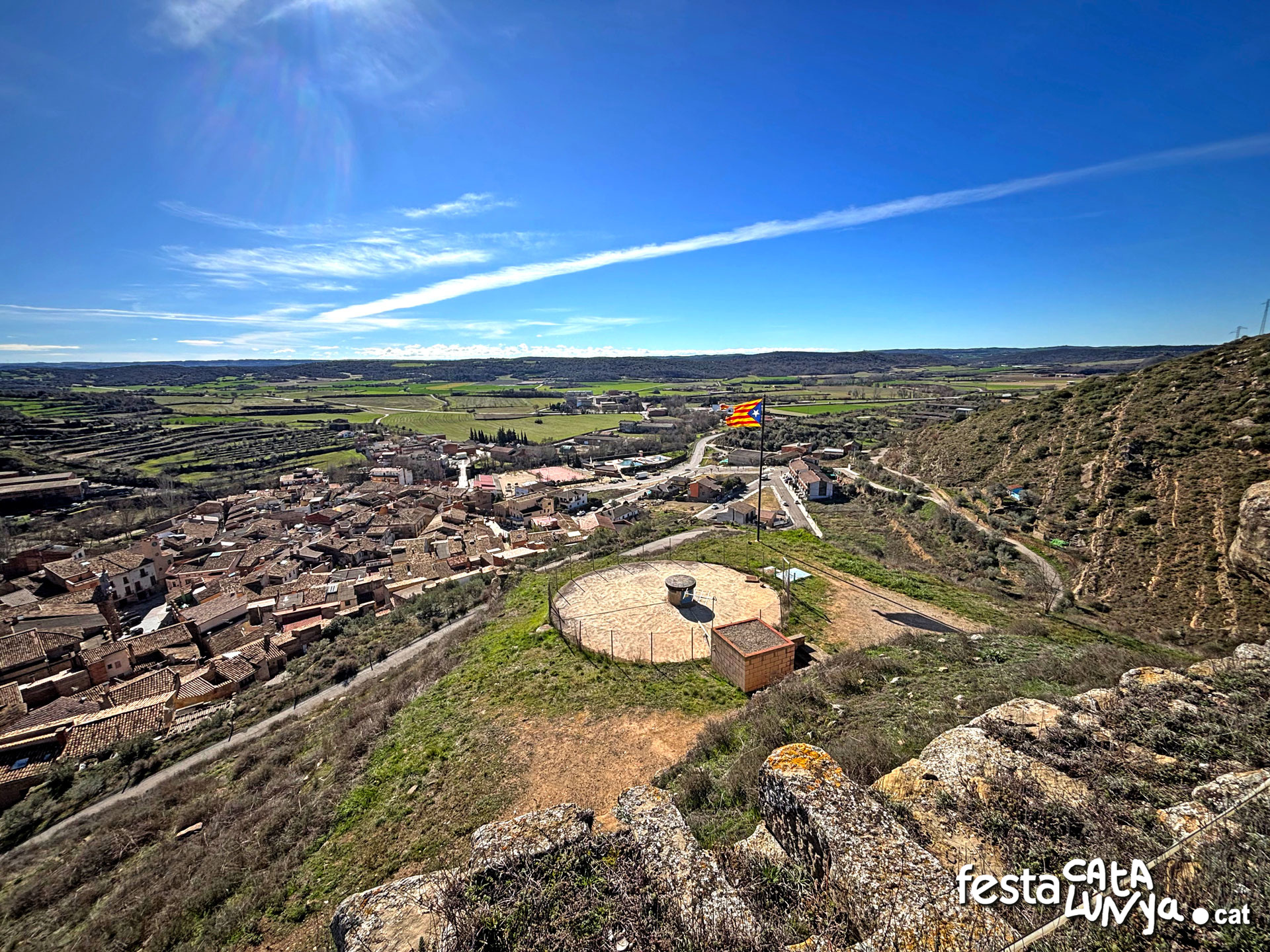 Sanaüja - Vistes panoràmiques des del castell