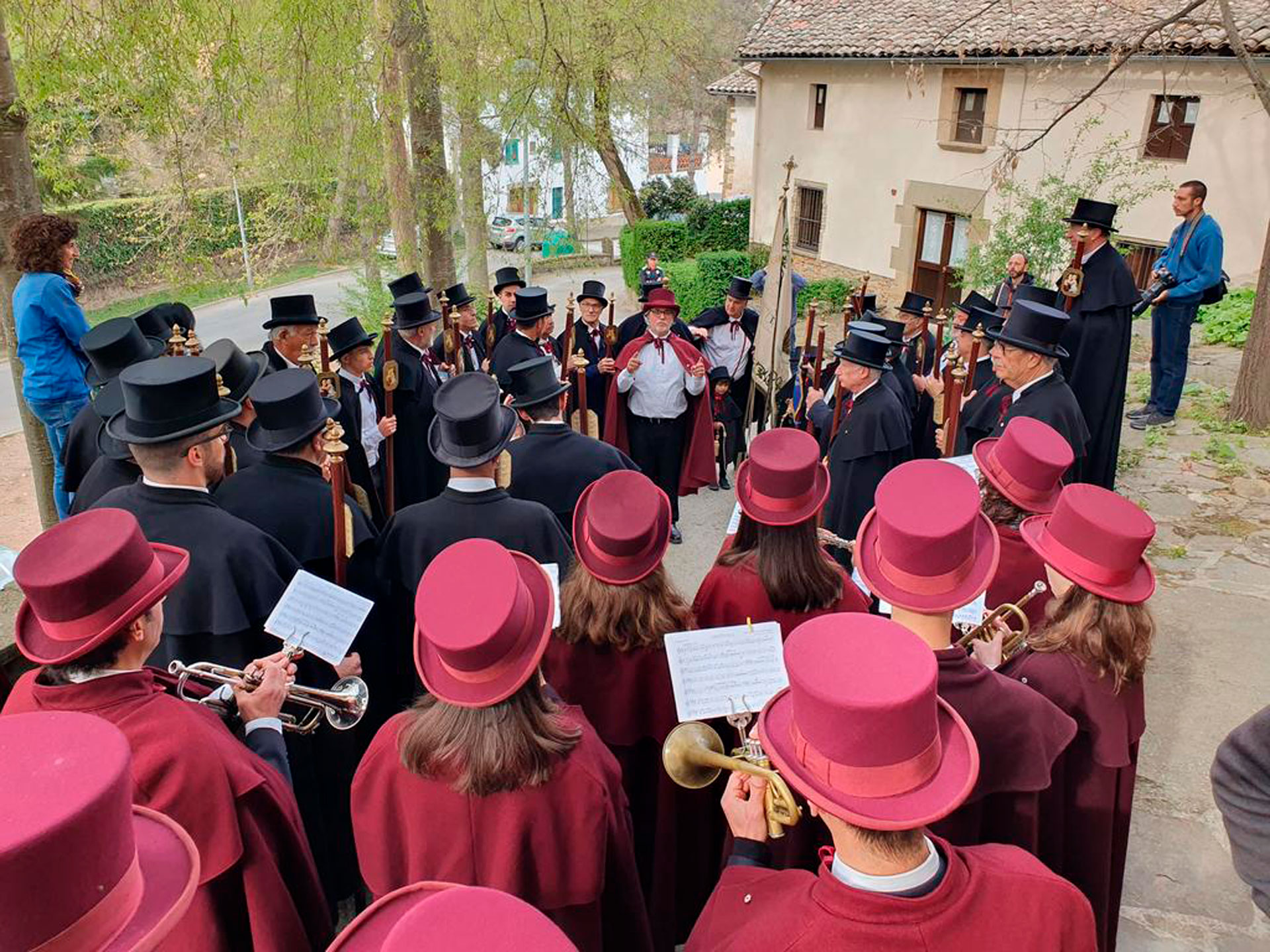 Sant Julià de Vilatorta - Caramelles del Roser (Foto: www.vilatorta.cat)