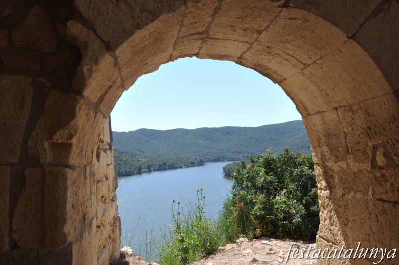 Castellet i la Gornal - Església de Sant Pere del castell de Castellet