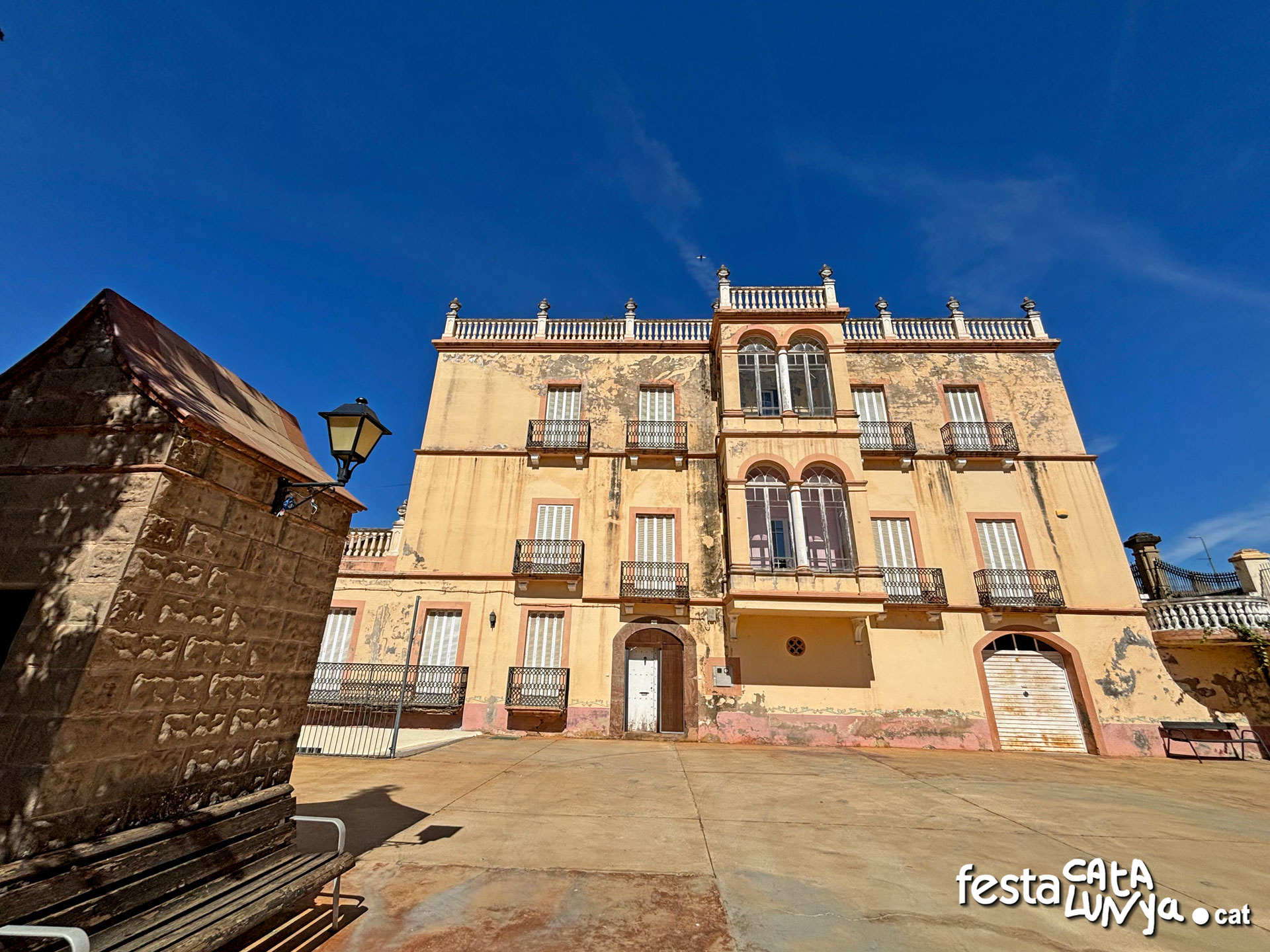 Casa de l'Amo o can Garbí de la Colònia Palà de Navàs