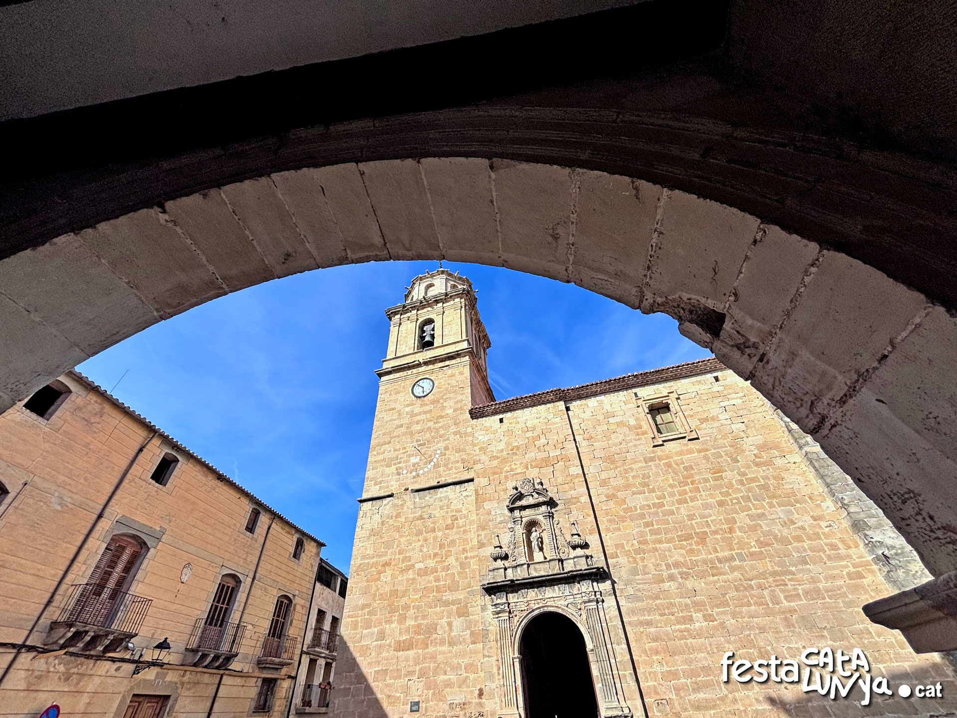 Església parroquial de Santa Magdalena d'Arnes