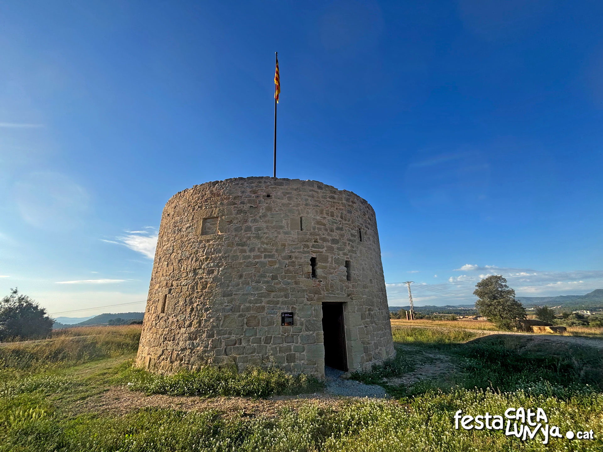 Torre de Santa Caterina, torre militar carlina a Manresa***