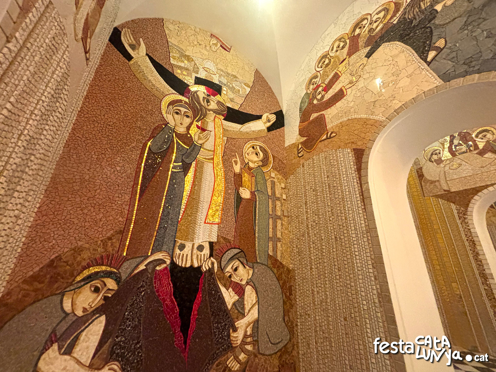Interior de l'església del Santuari de la Cova de Sant Ignasi de Manresa ***