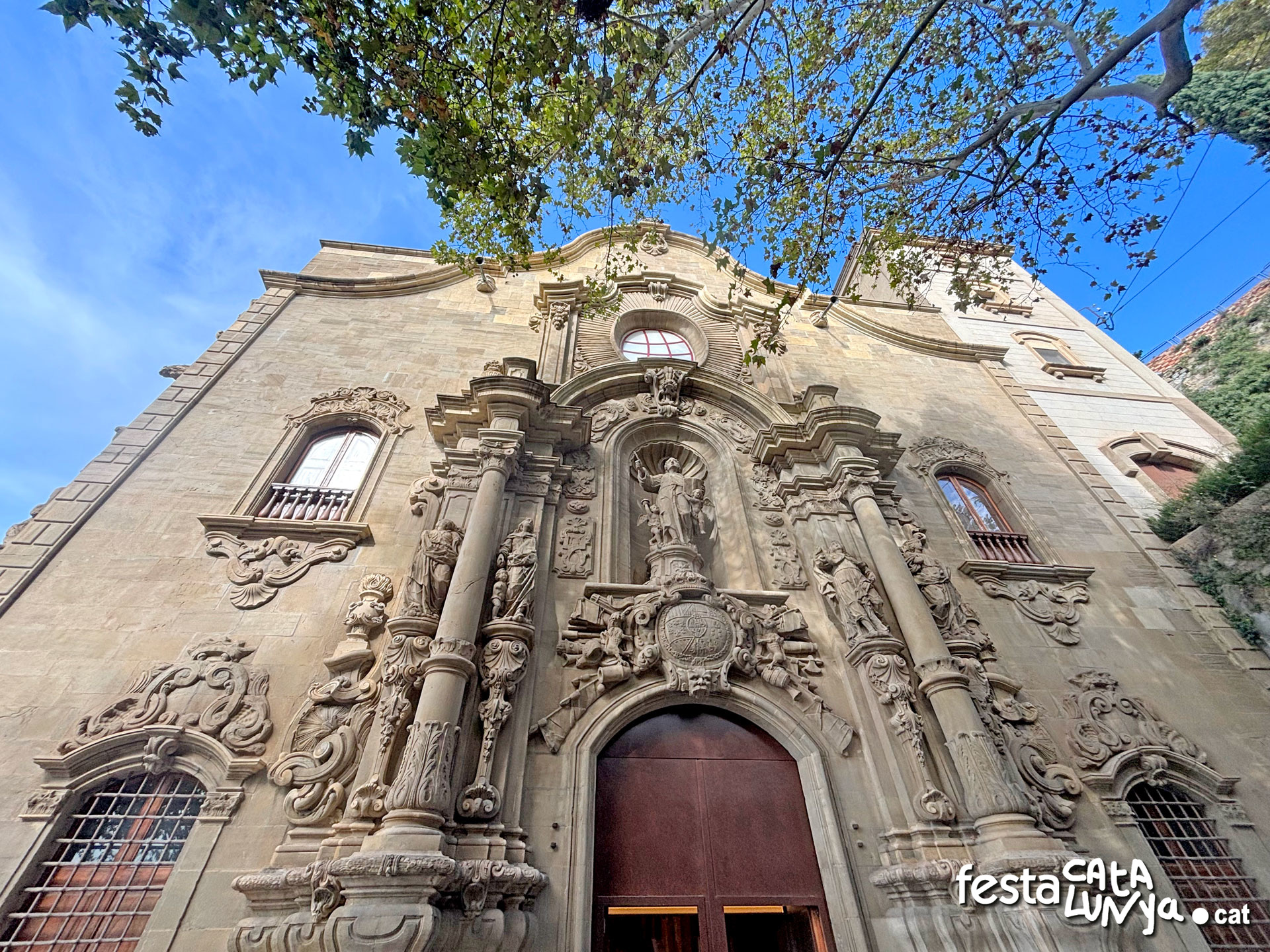 Església del Santuari de la Cova de Sant Ignasi a Manresa ***