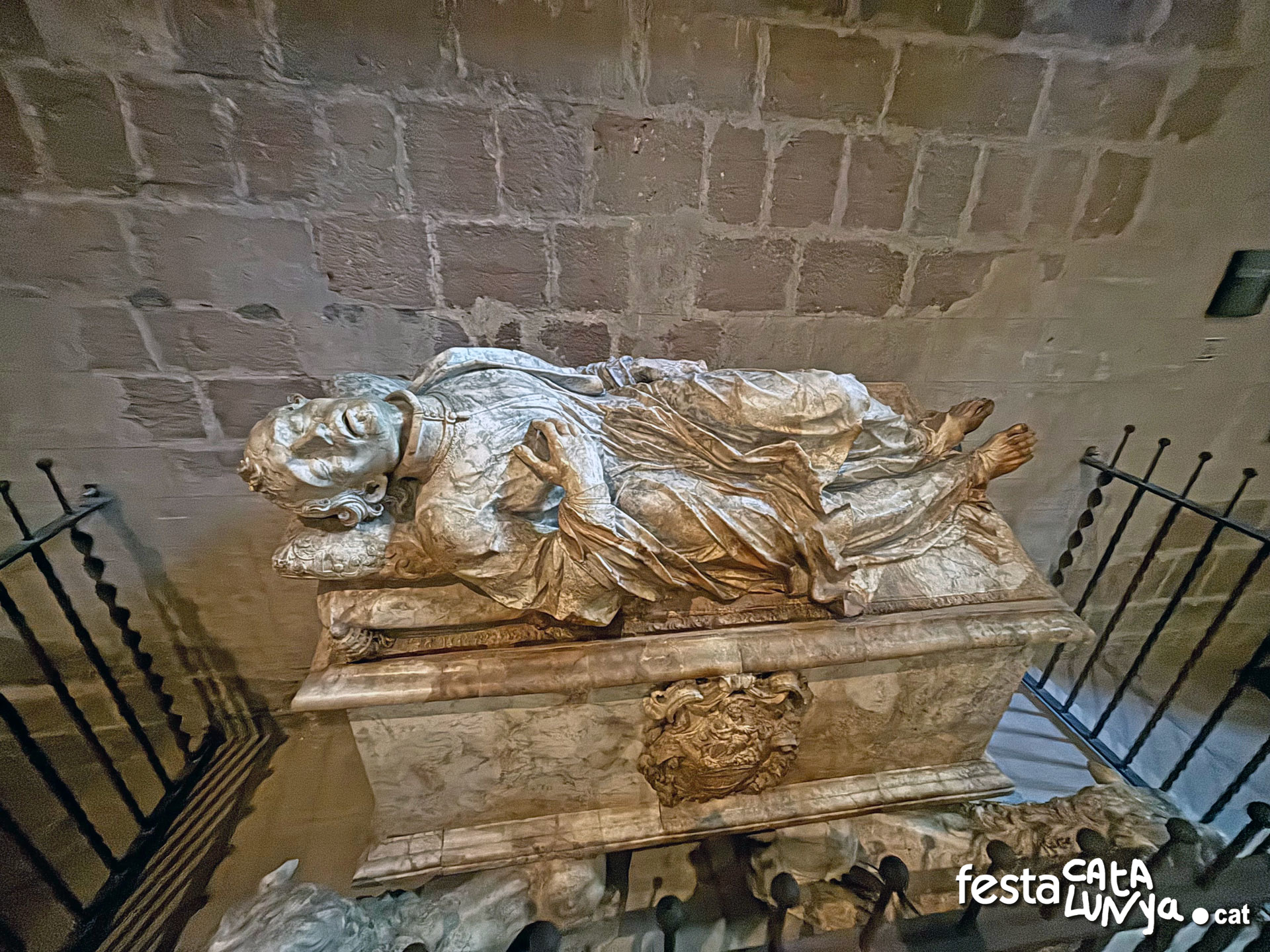 6. Sepulcre del canonge Mulet de la Seu de Manresa ***
