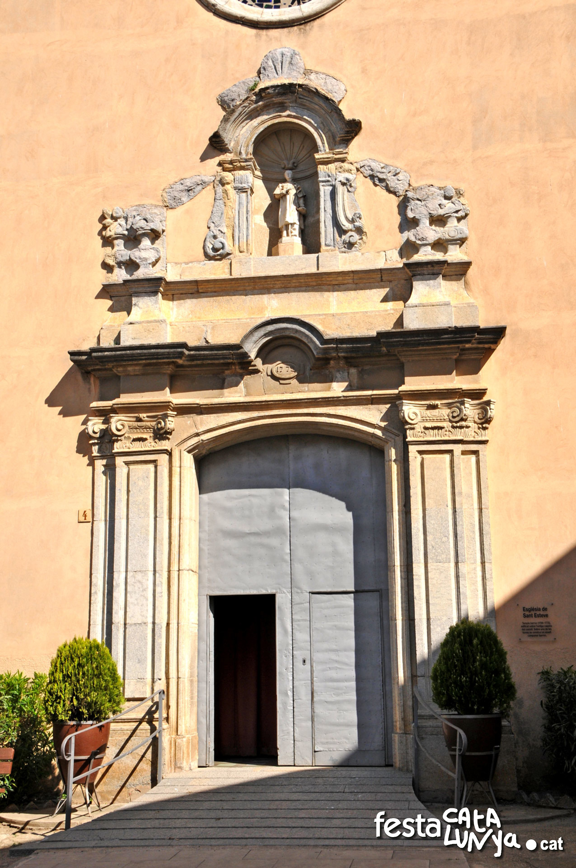 Vilobí d'Onyar - Església parroquial de Sant Esteve