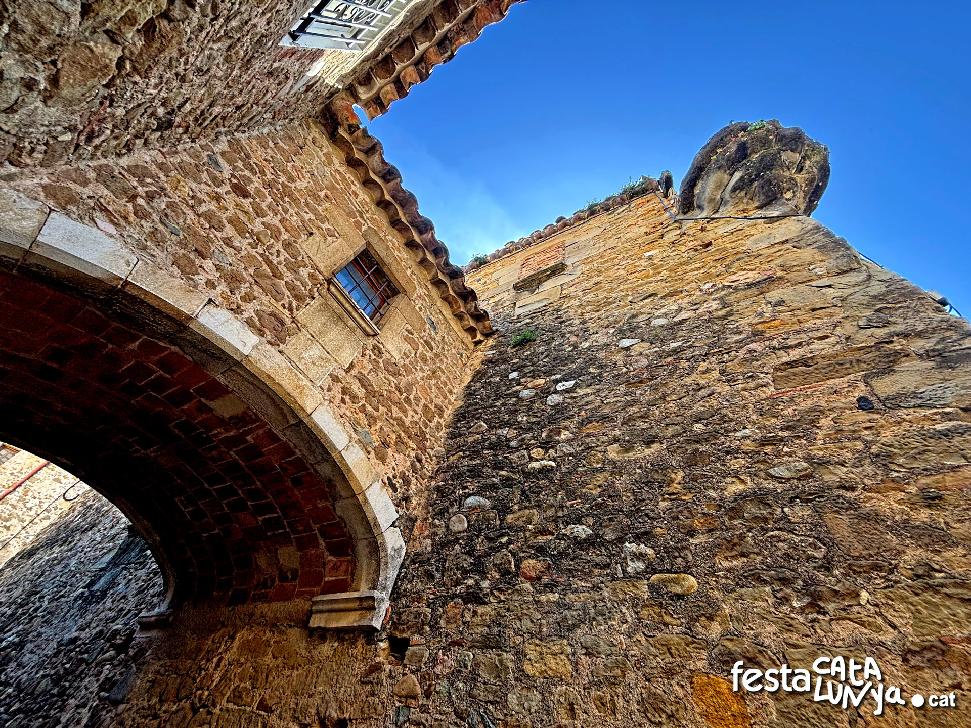 Flaçà - Can Balle, Can Llausàs o torre del marquès de Vallgornera
