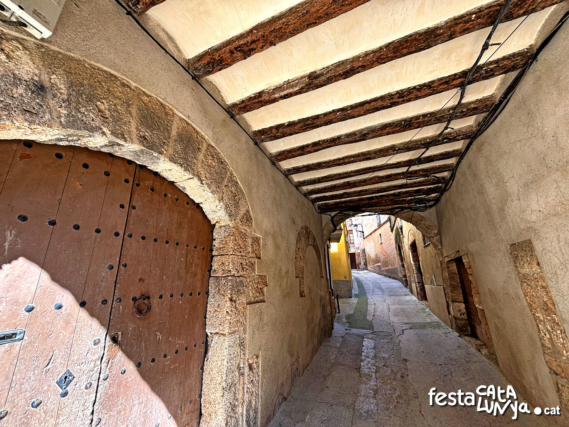 Sant Quintí de Mediona - Passatges coberts