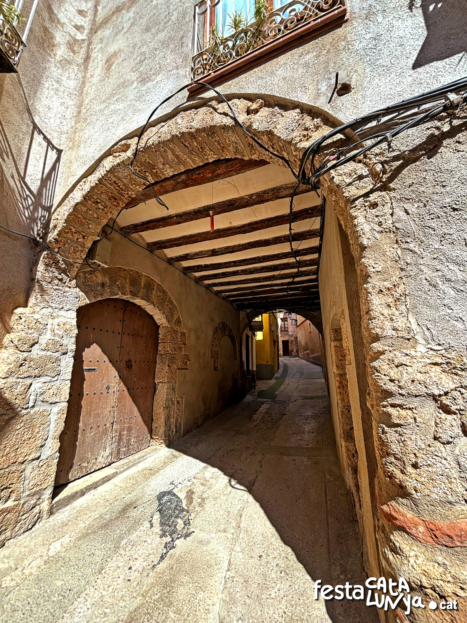 Sant Quintí de Mediona - Passatges coberts