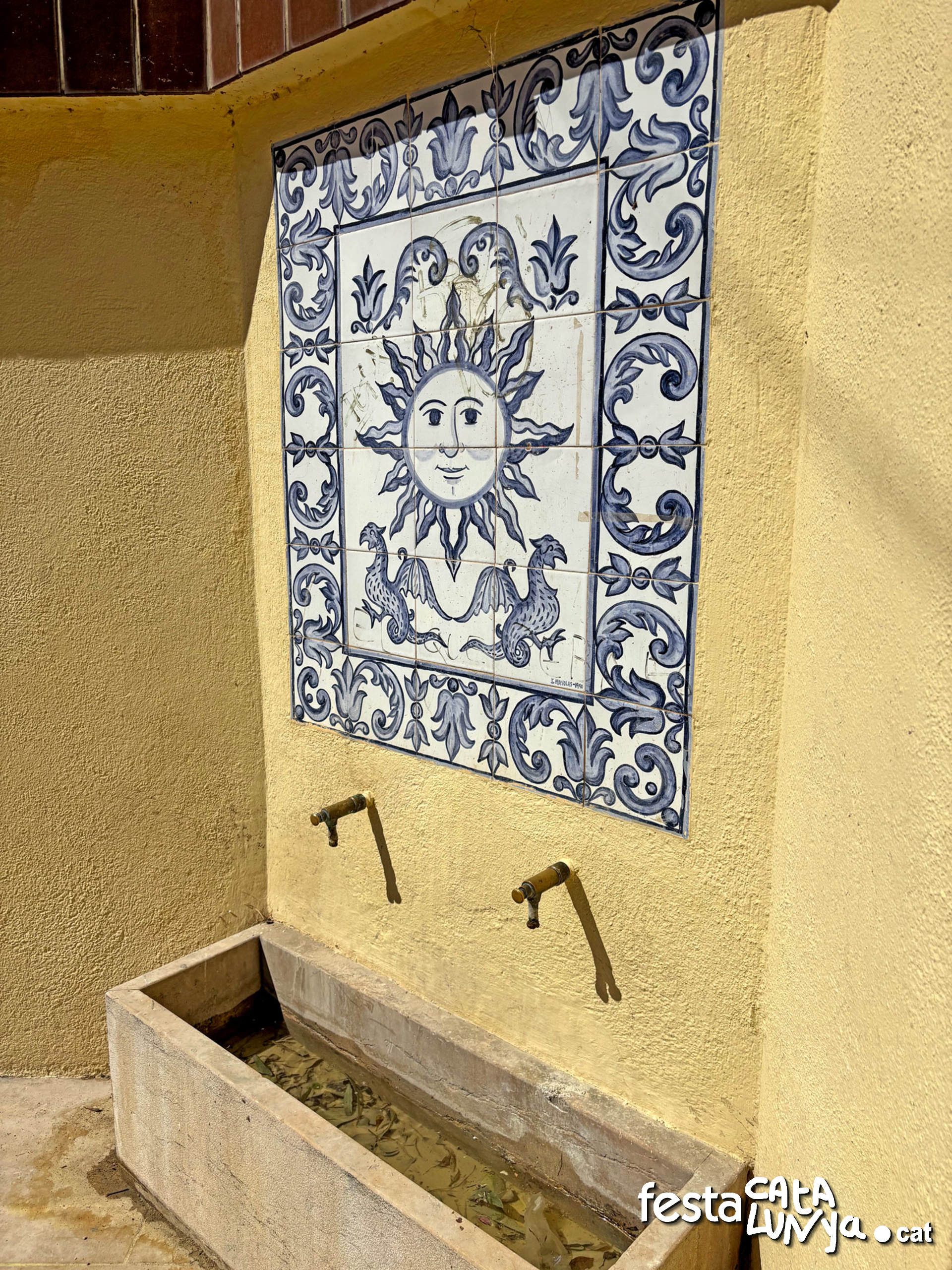 Sant Quintí de Mediona - Font de la Plaça Prat de la Riba