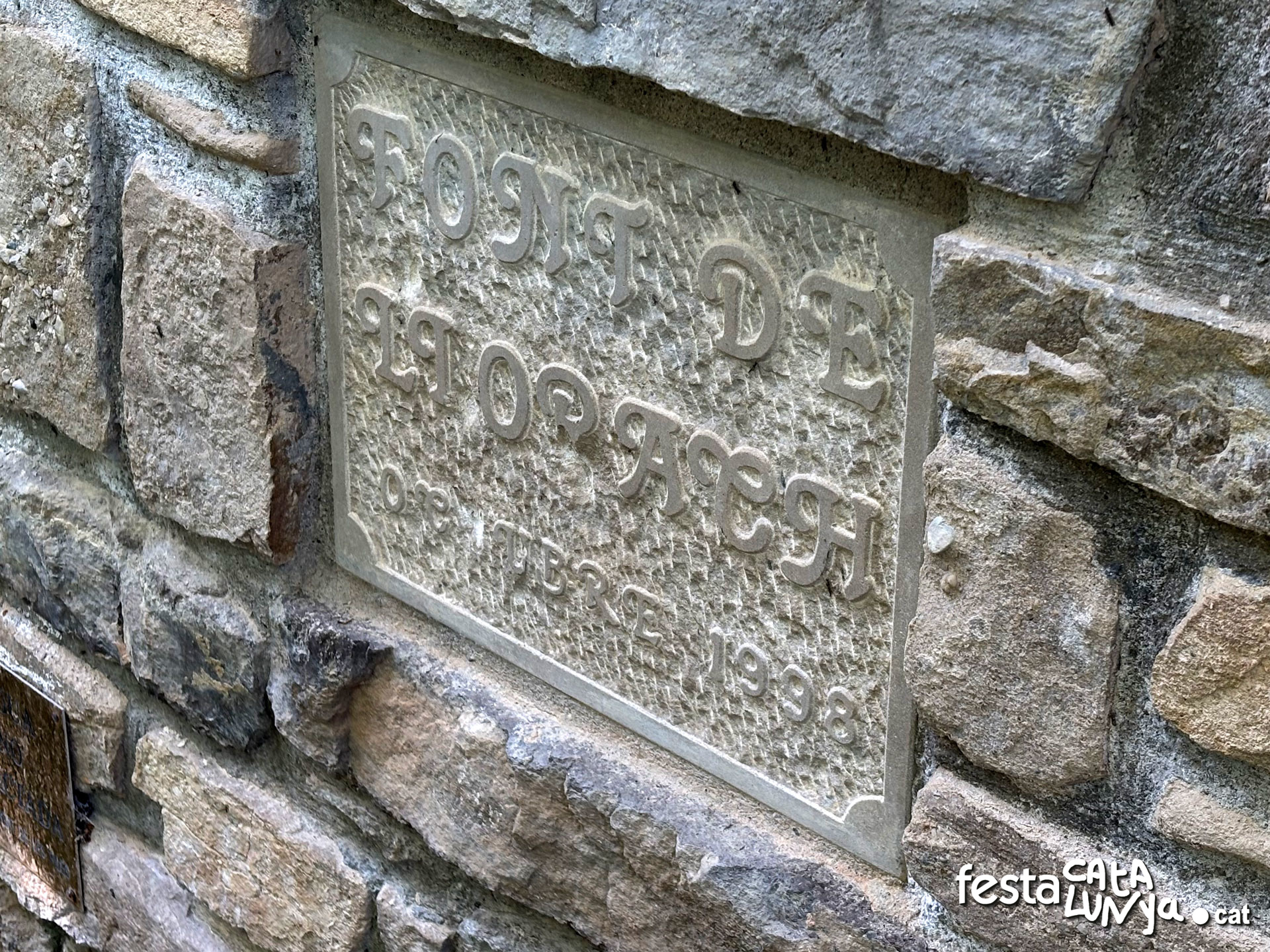 Les Piles  - Fonts i brolladors, remor d'aigua (Font de Llorach)