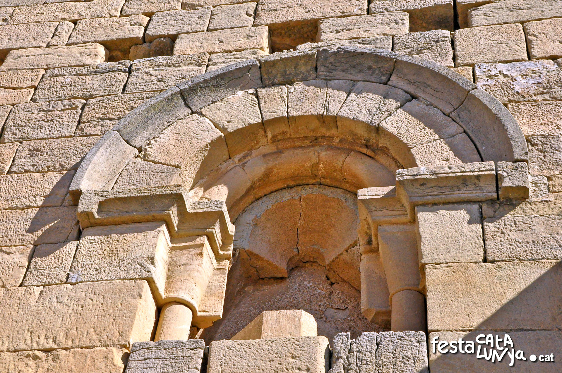 Les Piles - Església de Santa Maria de Guialmons