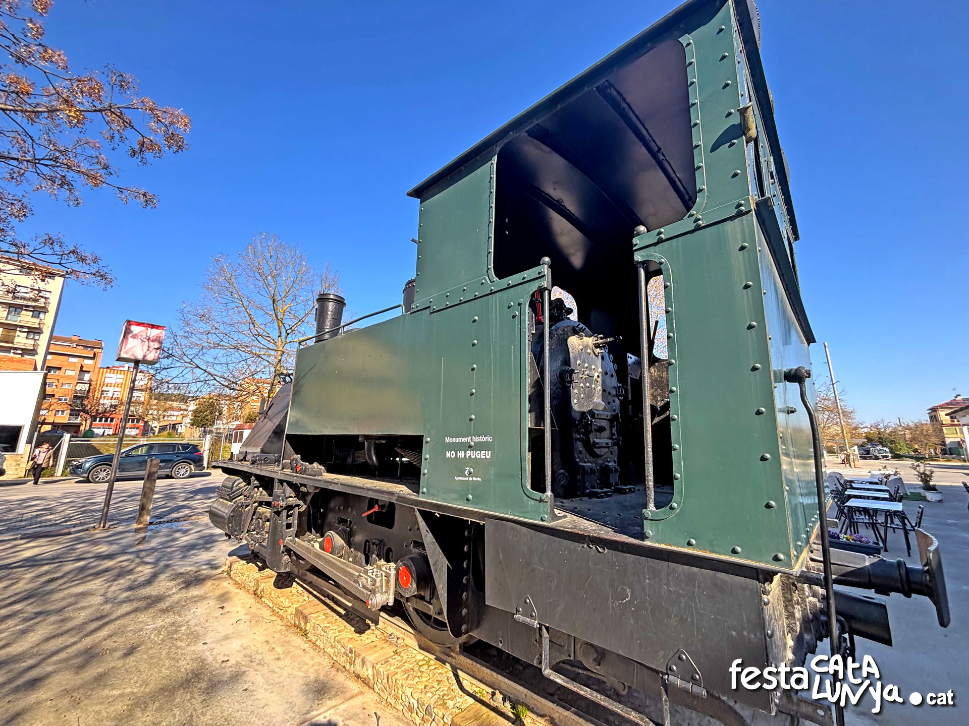 Navàs - Plaça de l'Estació - Locomotora