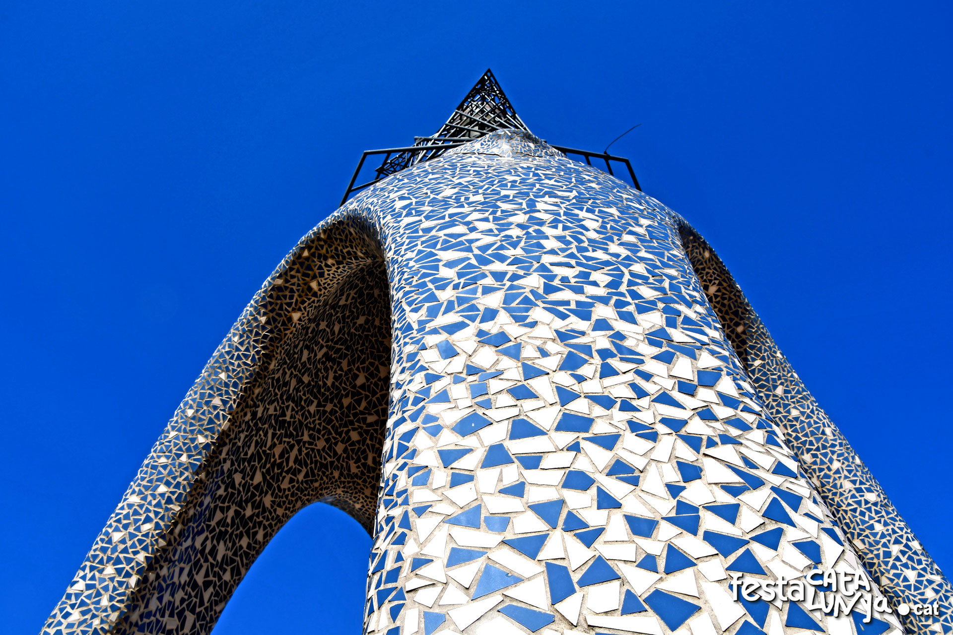 Navàs - Monument a Gaudí