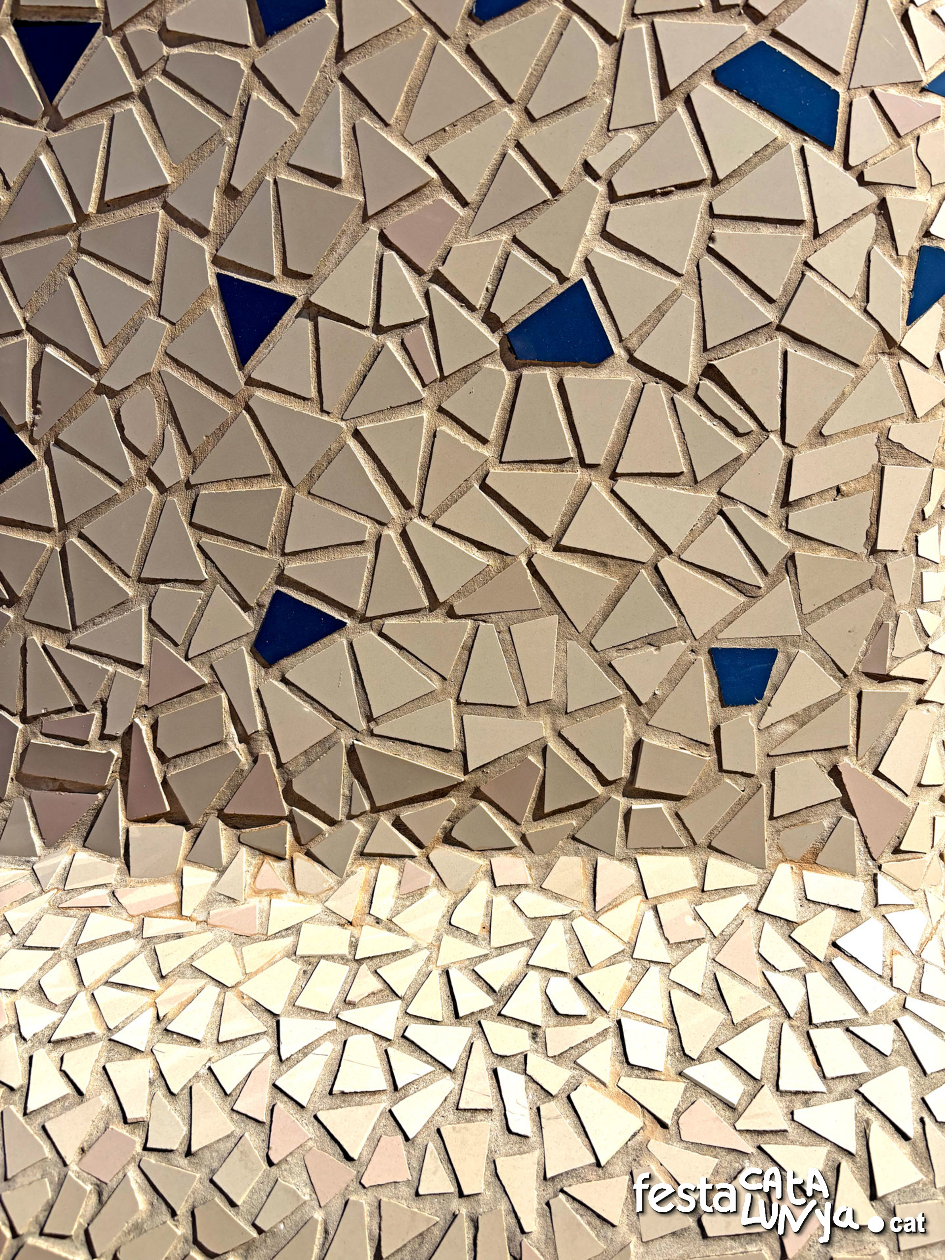 Navàs - Monument a Gaudí