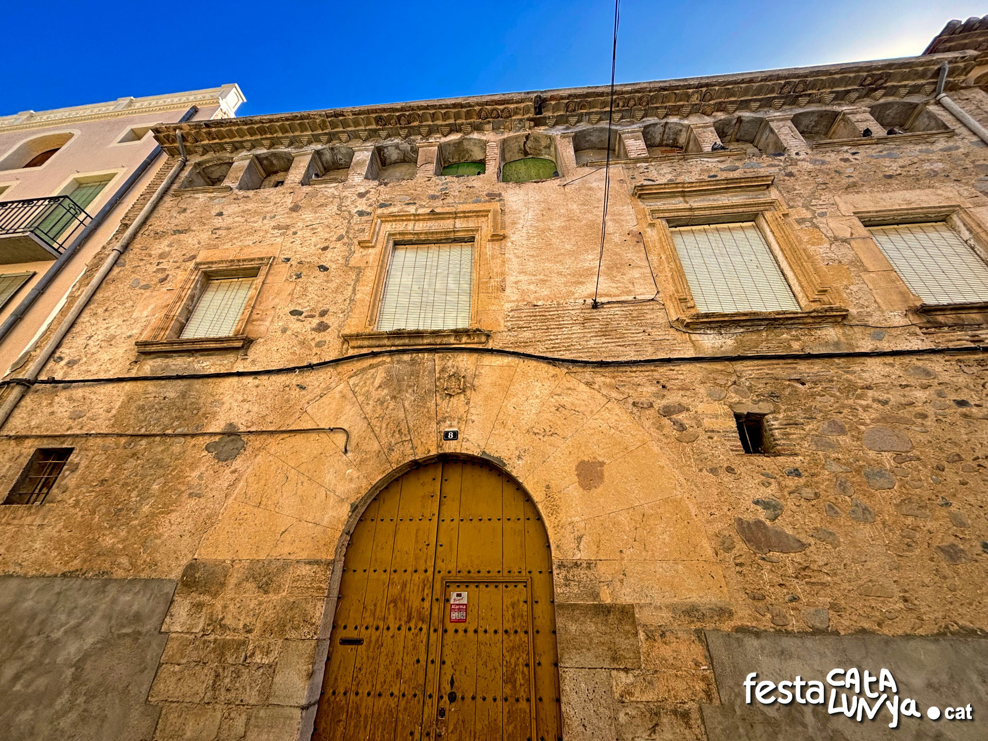 Carrer Major de Vinyols i els Arcs