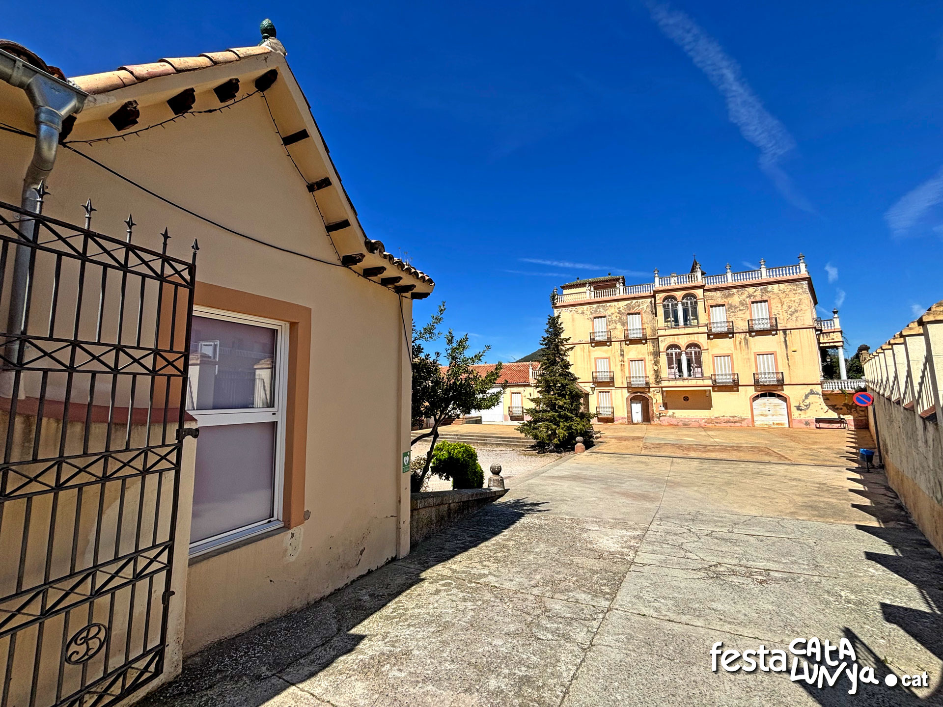 Navàs- Colònia i Fàbrica a Palà de Torroella - Antiga porteria
