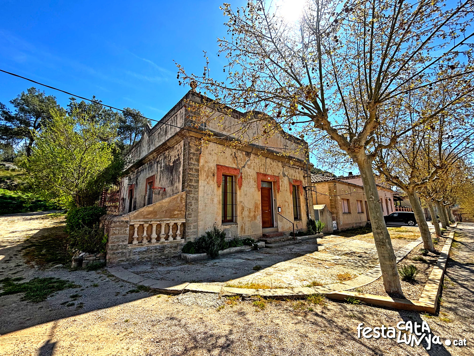 Navàs- Colònia i Fàbrica a Palà de Torroella - Casa del mestre, escola i casa del capellà