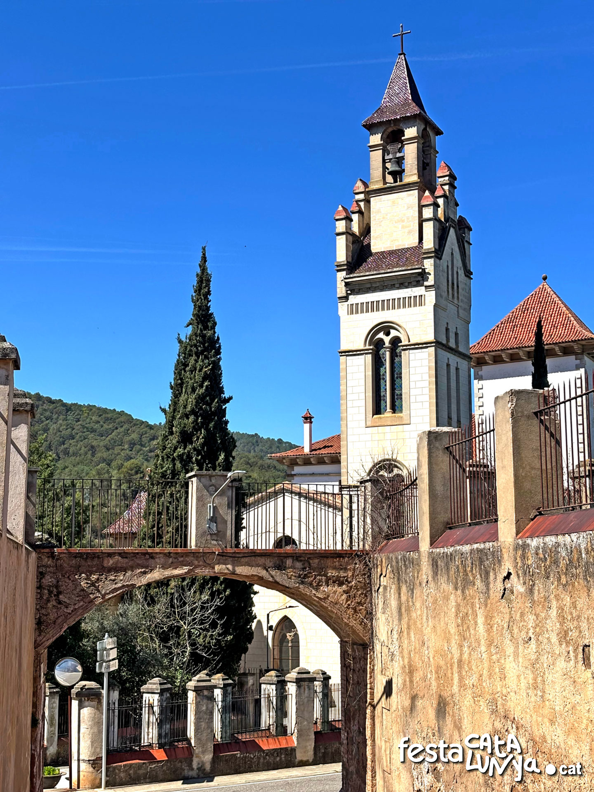Navàs - Església del Roser a la Colònia Palà