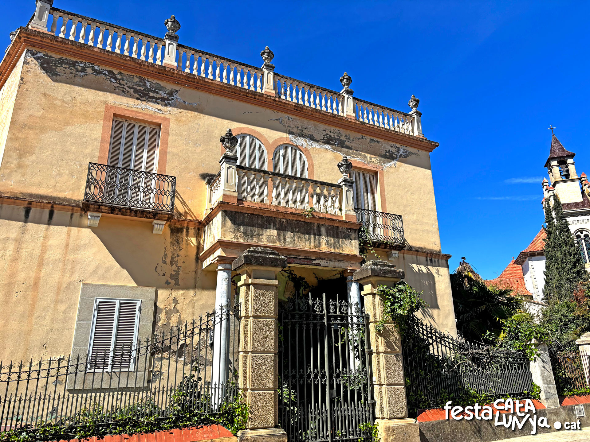 Navàs - Casa de l'Amo o can Garbí de la Colònia Palà