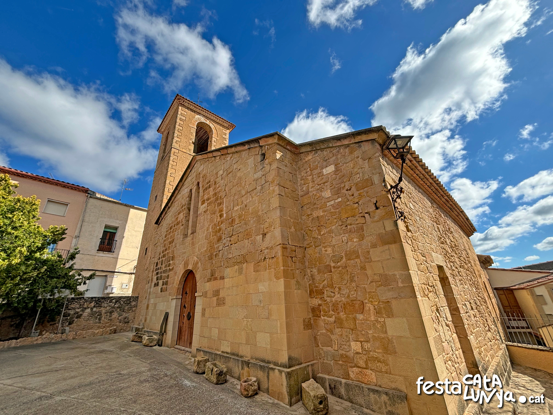 Església romànica del Roser o església vella de Santa Maria de la Palma d'Ebre ***