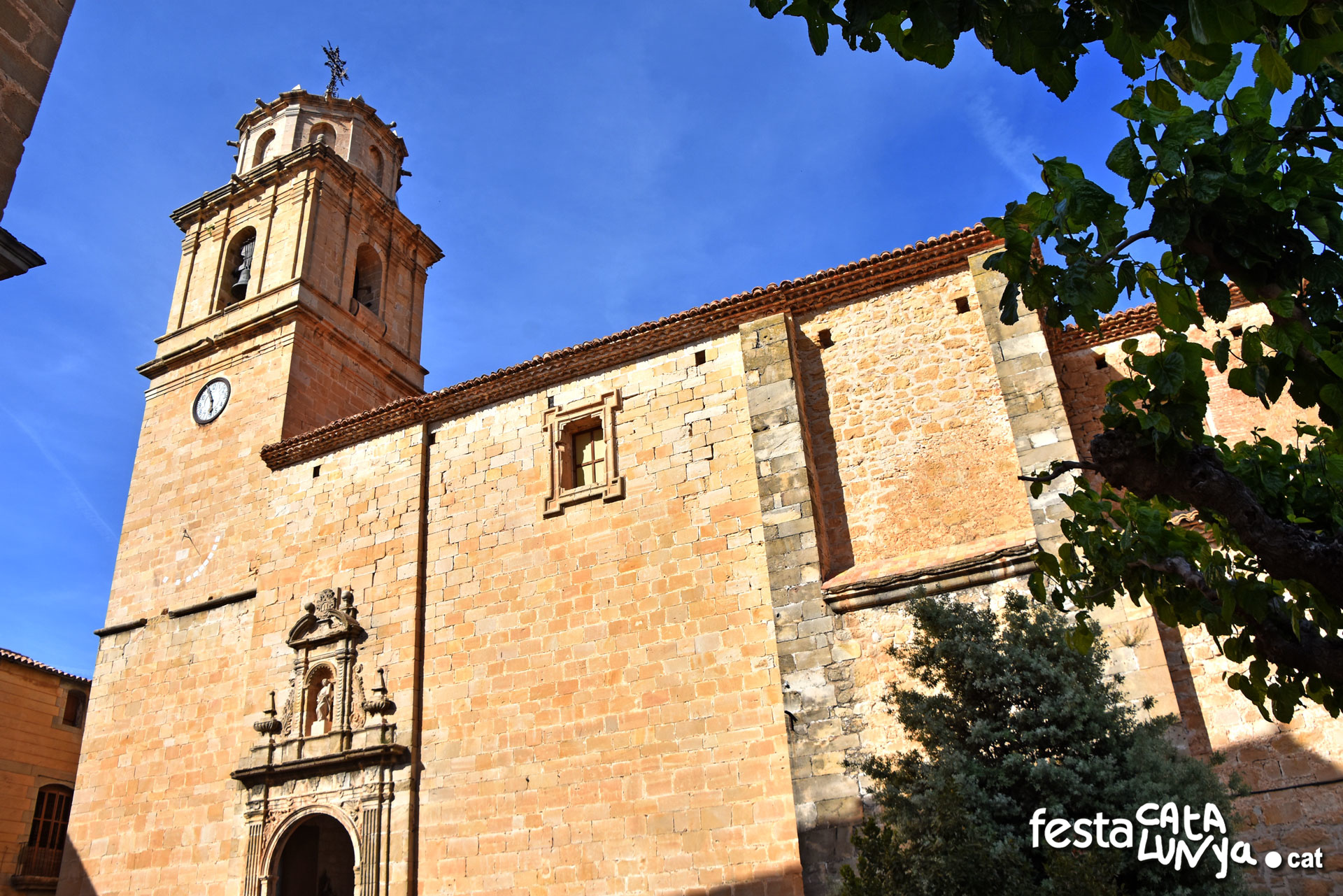 Arnes - Església parroquial de Santa Magdalena